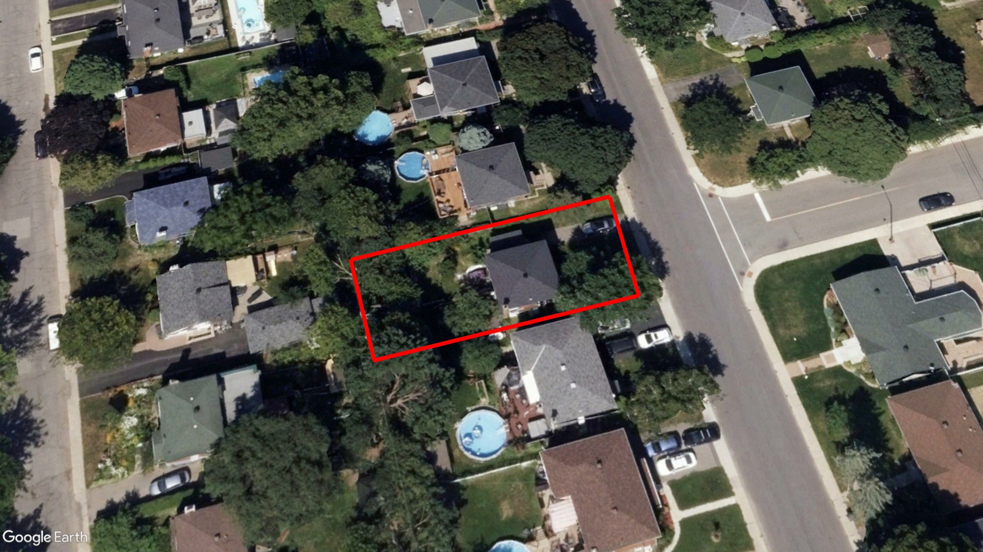 Tax Sale Montreal, Quebec - 050509-03