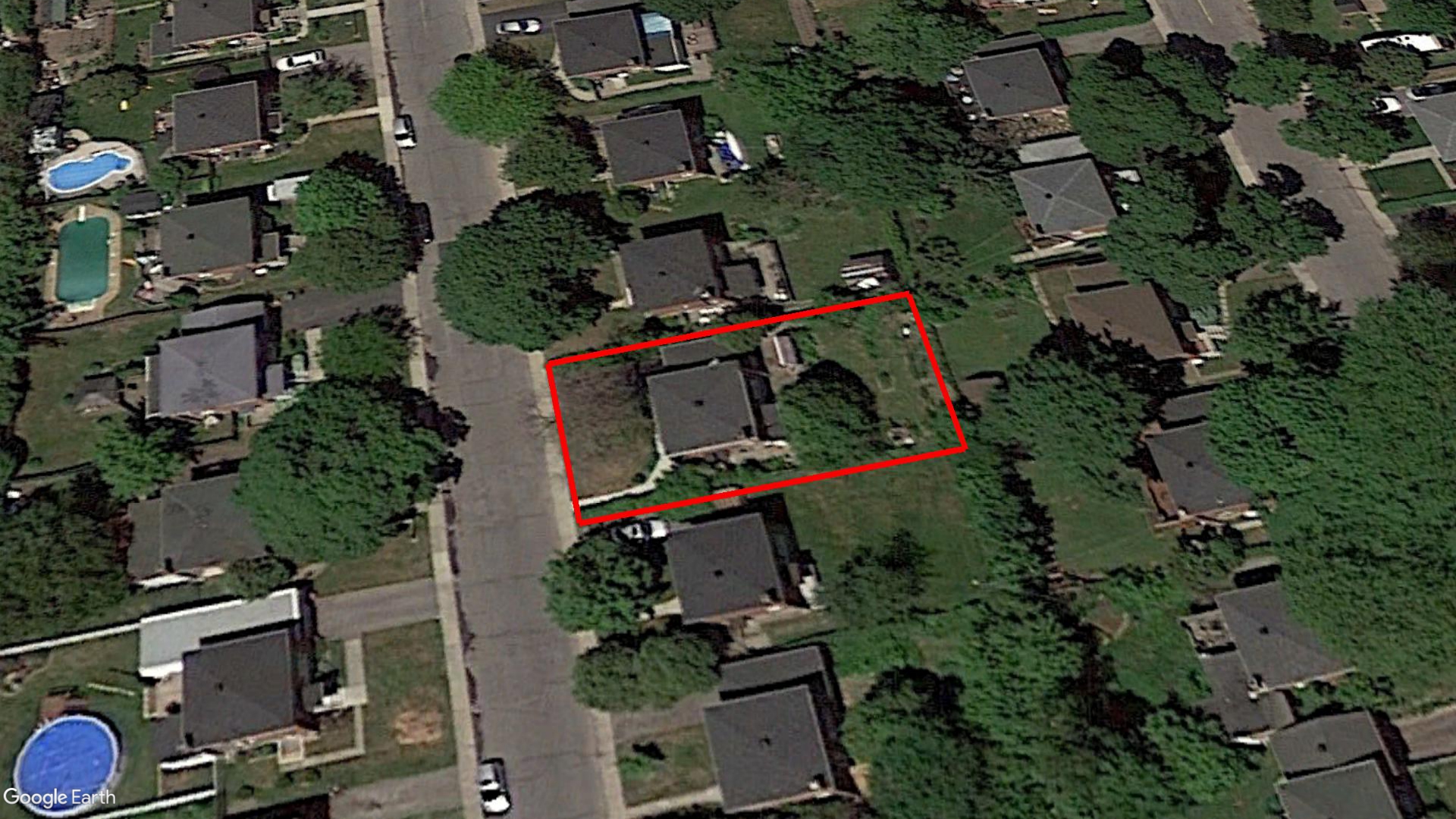 Tax Sale Montreal, Quebec - 050509-90