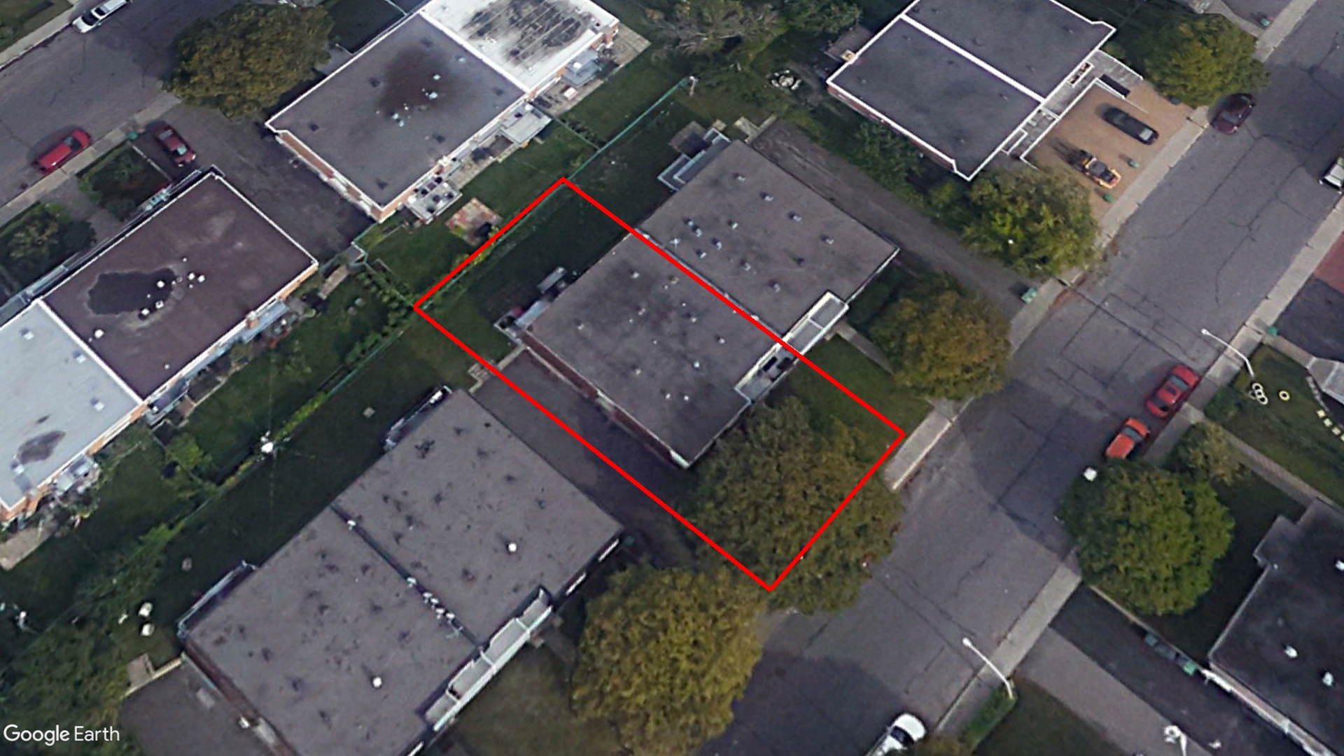 Tax Sale Montreal, Quebec - 041020-68