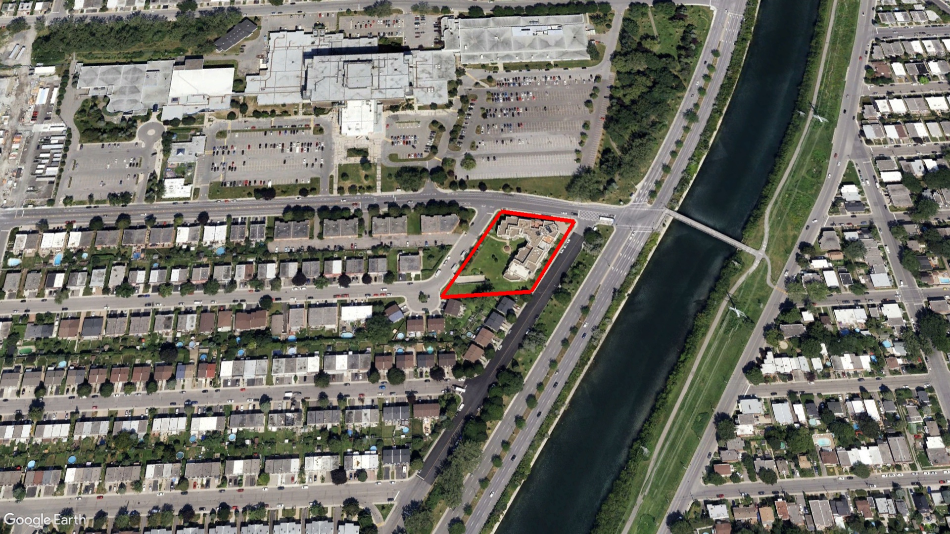 Tax Sale Montreal, Quebec - 051645-49