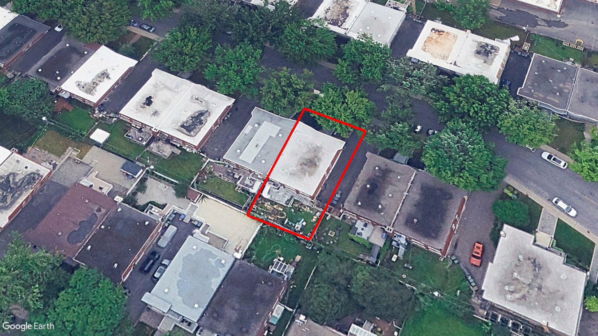 Tax Sale Montreal, Quebec - 040420-73