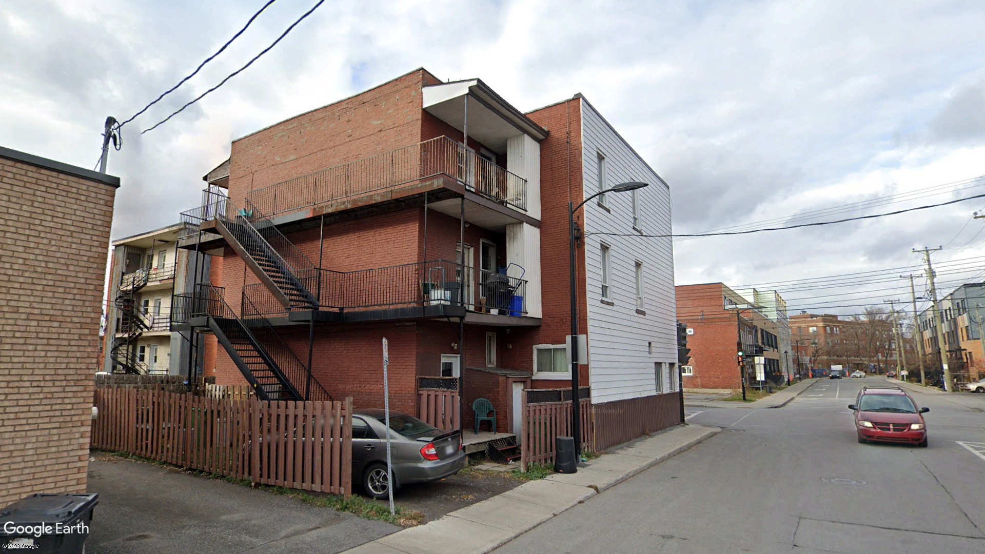 Tax Sale Montreal, Quebec - 050582-75