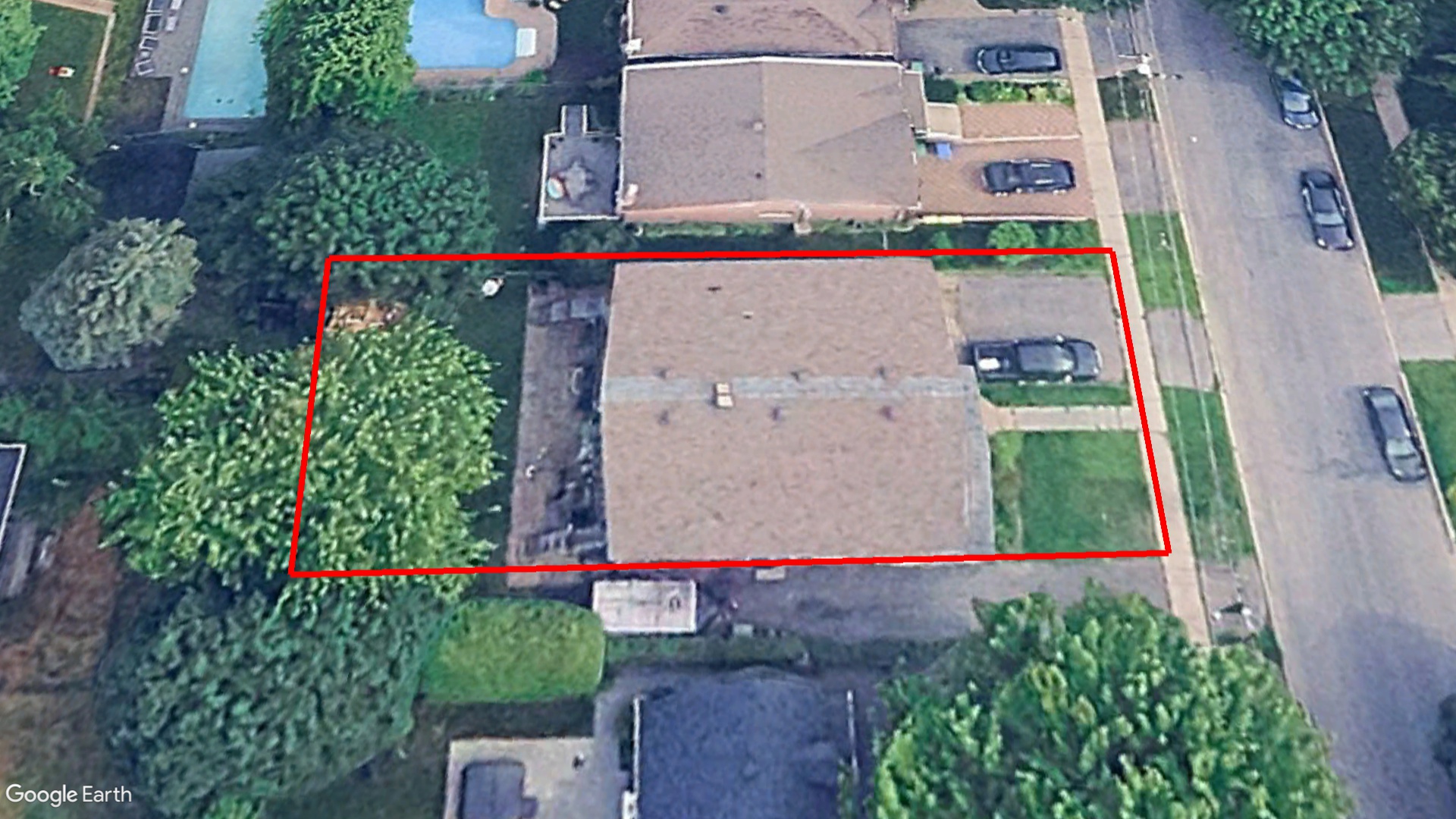 Tax Sale Montreal, Quebec - 050621-86