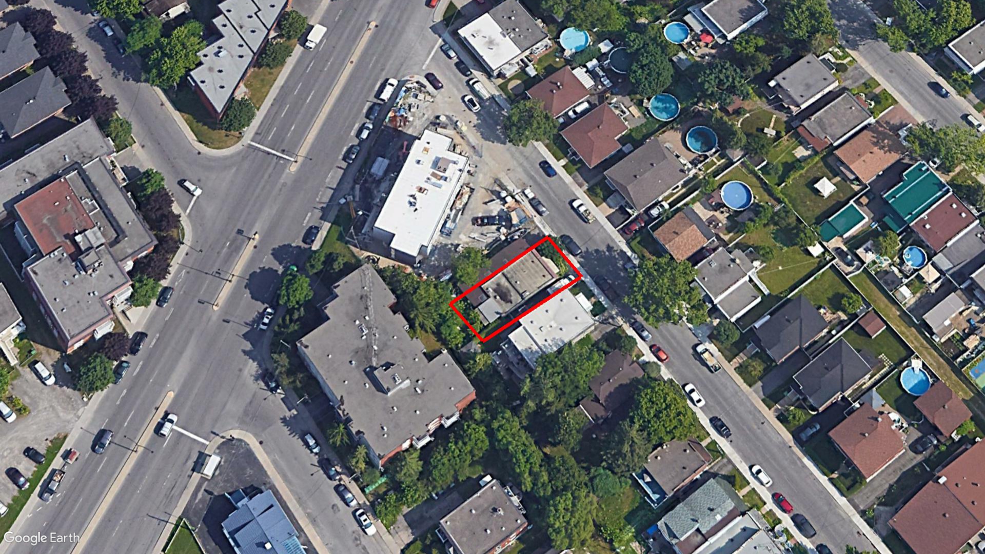 Tax Sale Montreal, Quebec - 050329-16