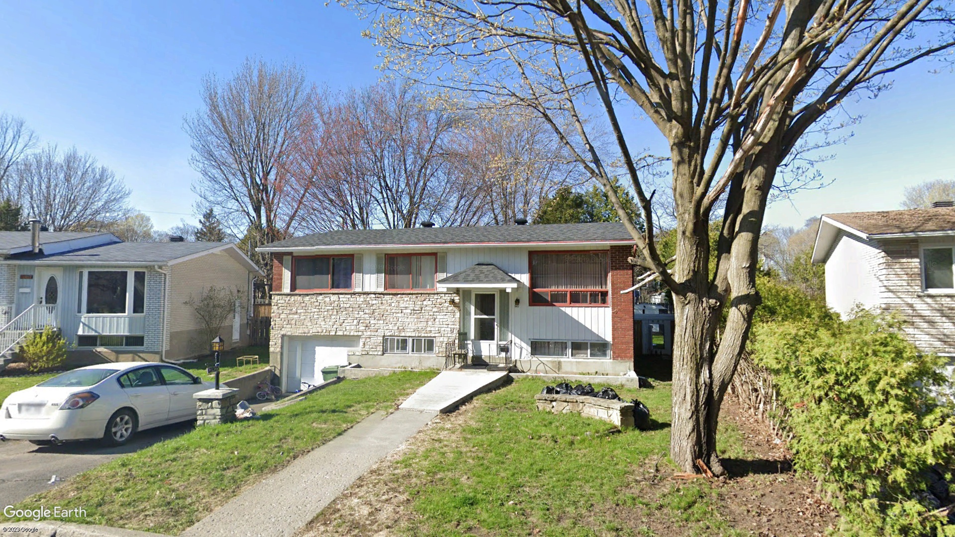 Tax Sale Montreal, Quebec - 040042-54