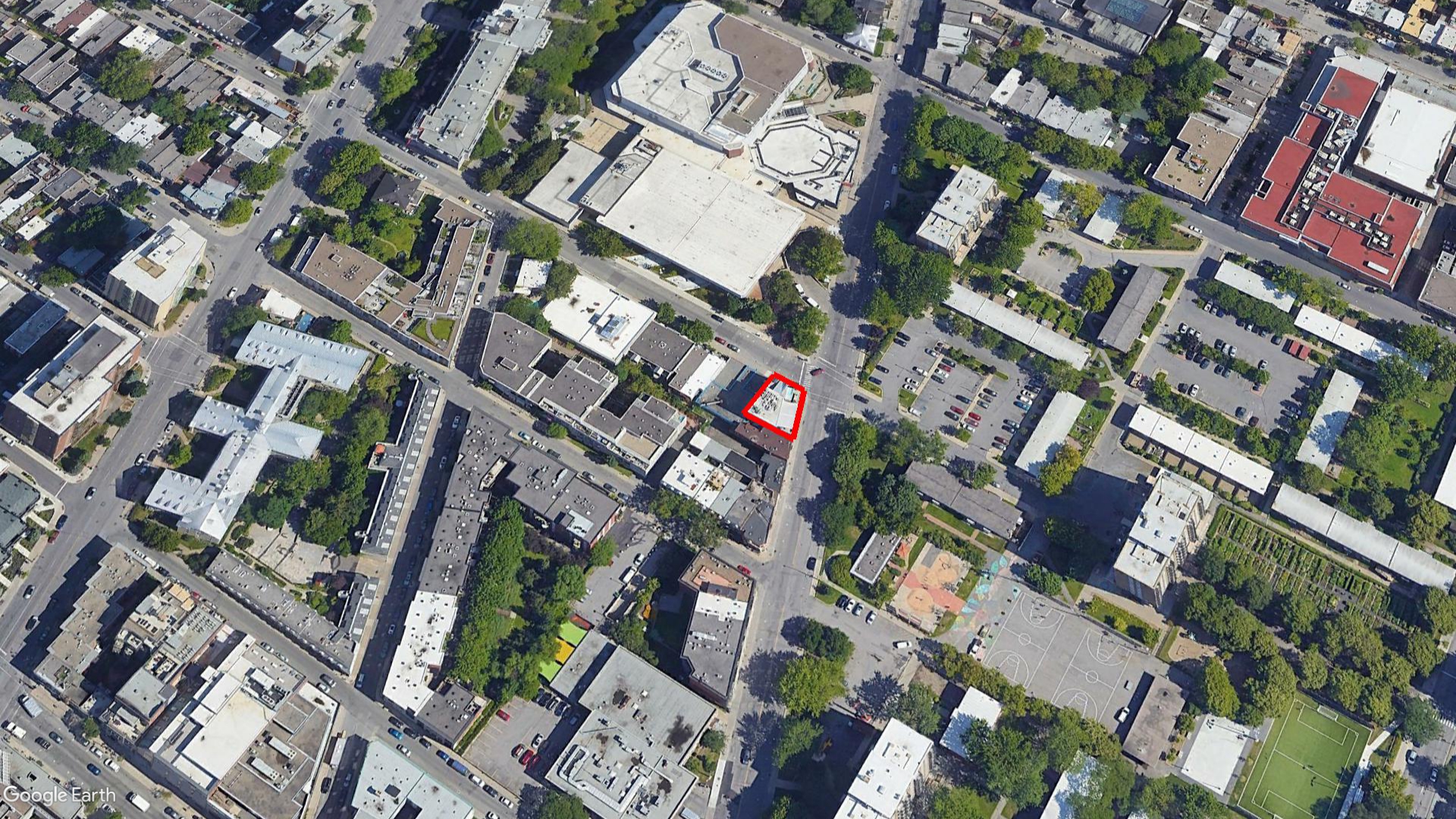 Tax Sale Montreal, Quebec - 191104-50