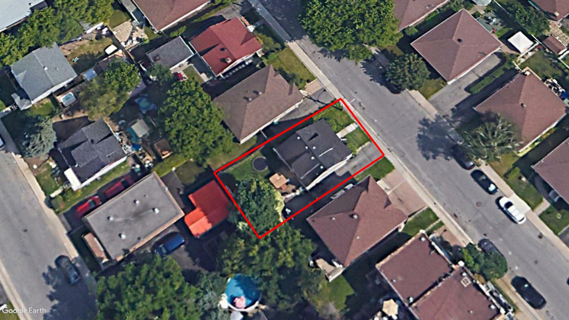 Tax Sale Montreal, Quebec - 020714-71