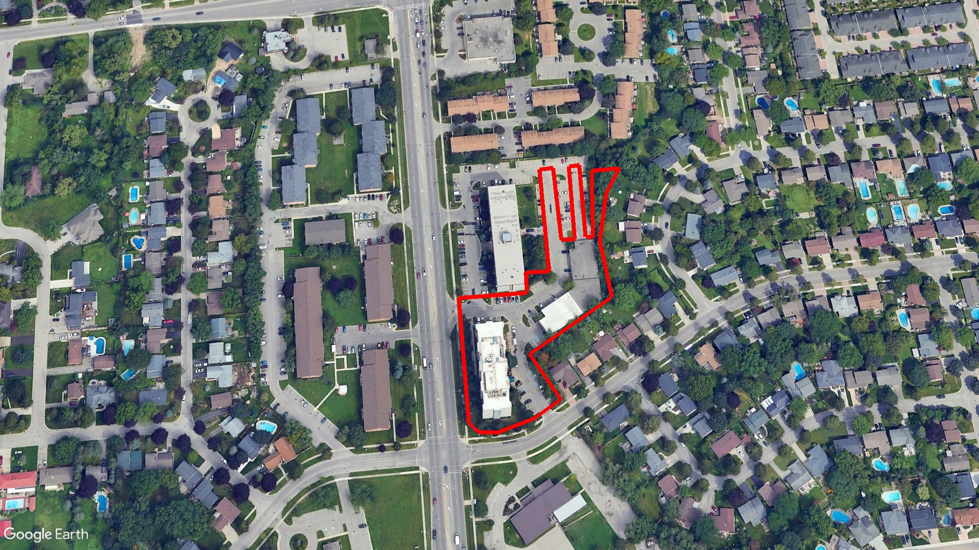 744 Wonderland Rd. S. PKG, London, ON