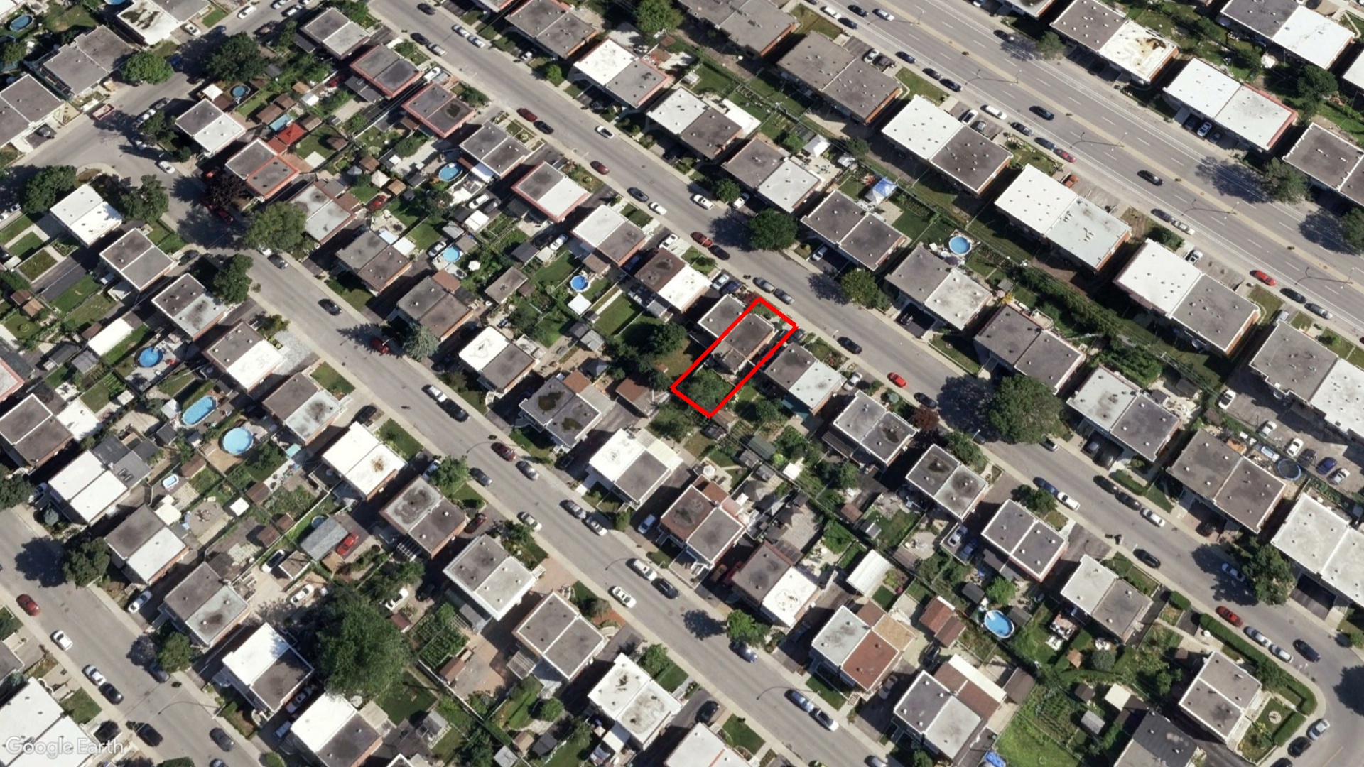 Tax Sale Montreal, Quebec - 020808-75