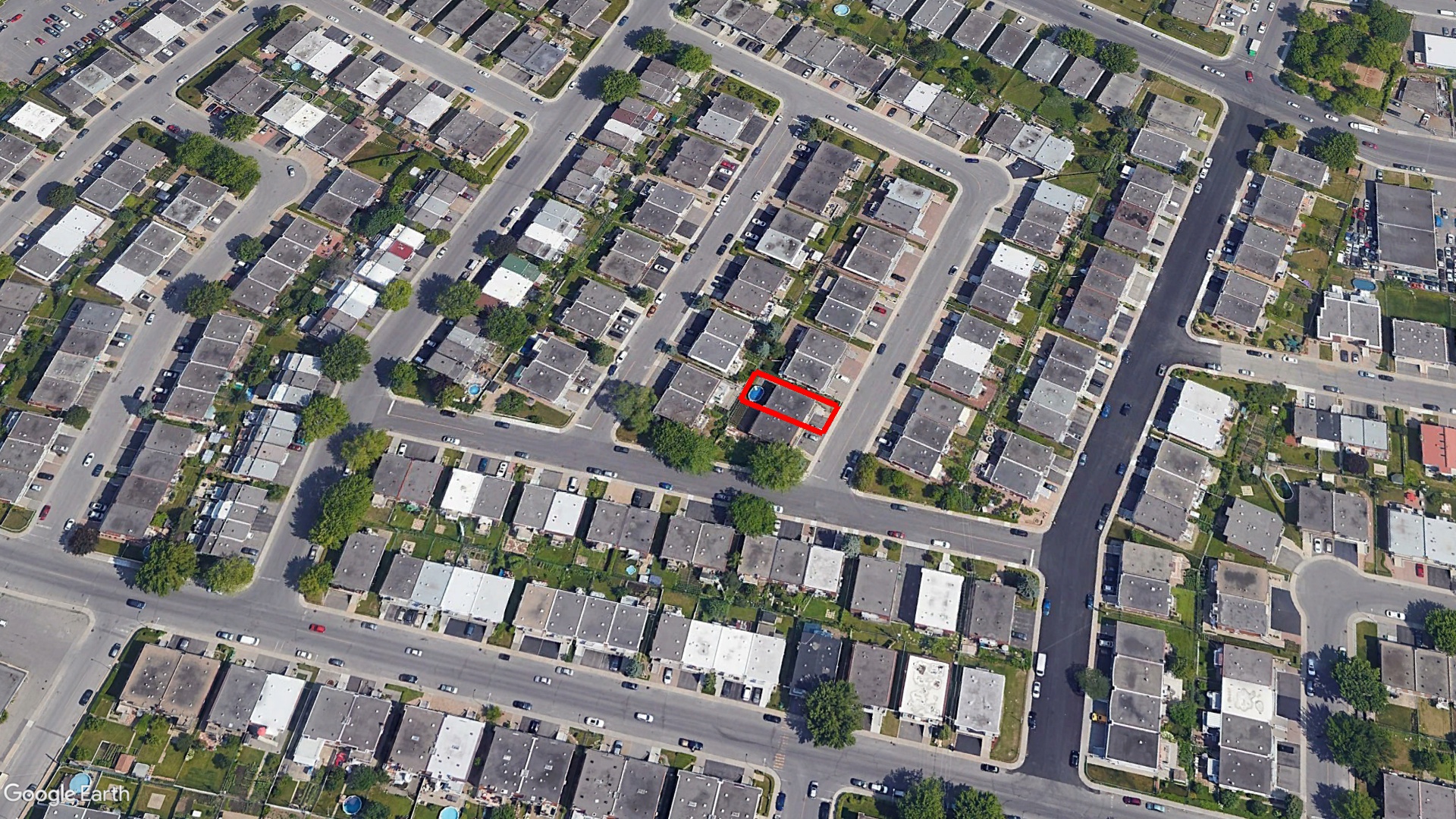 Tax Sale Montreal, Quebec -  040426-63