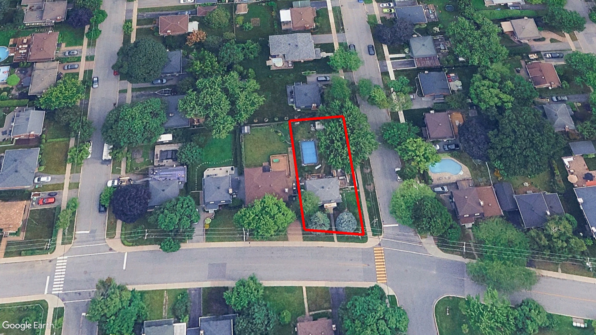 Tax Sale Montreal, Quebec - 050526-20