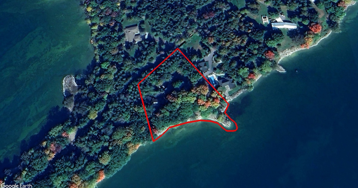 Tax Sale in Frontenac Islands, Ontario 506 spithead rd, gananoque