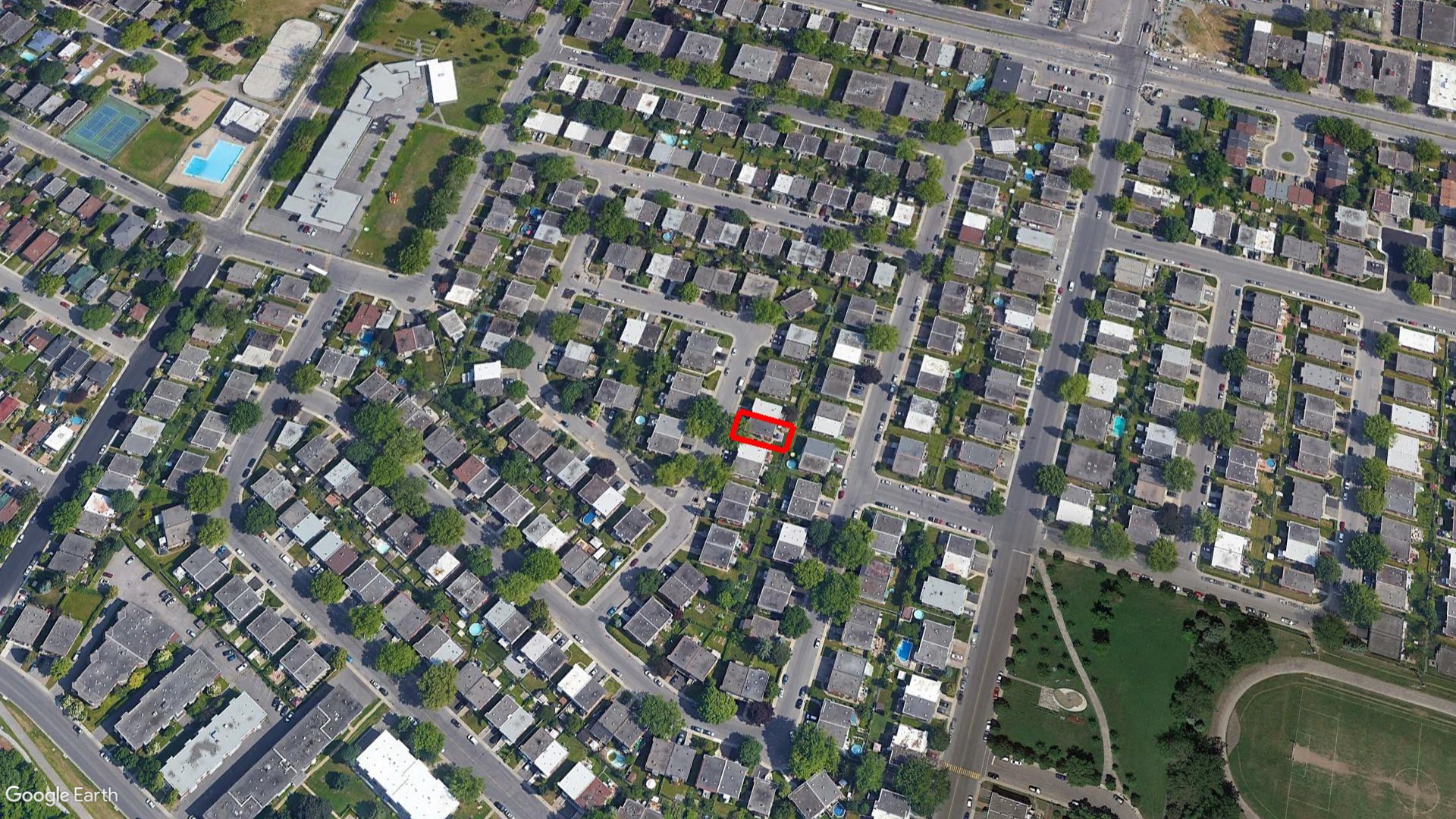 Tax Sale Montreal, Quebec - 040253-56