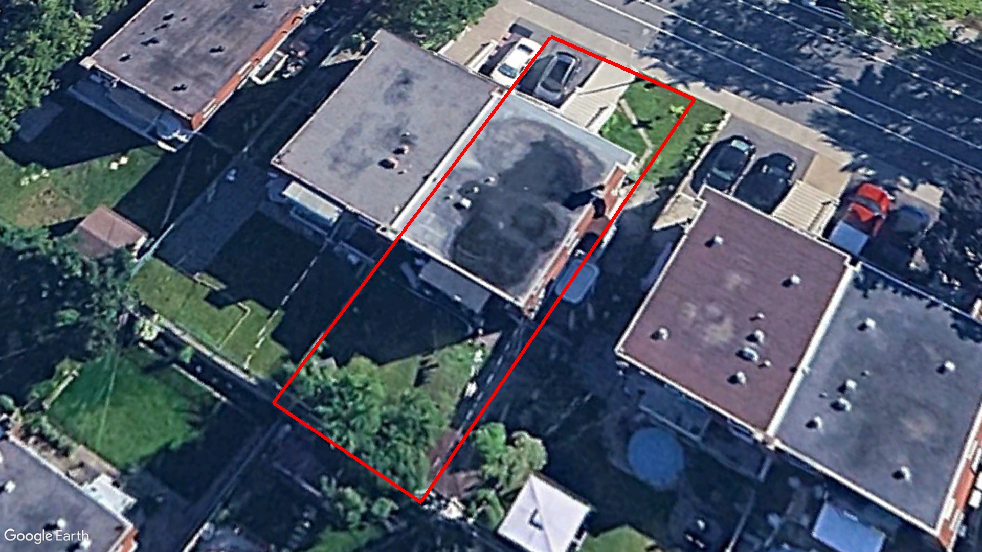 Tax Sale Montreal, Quebec - 020803-55