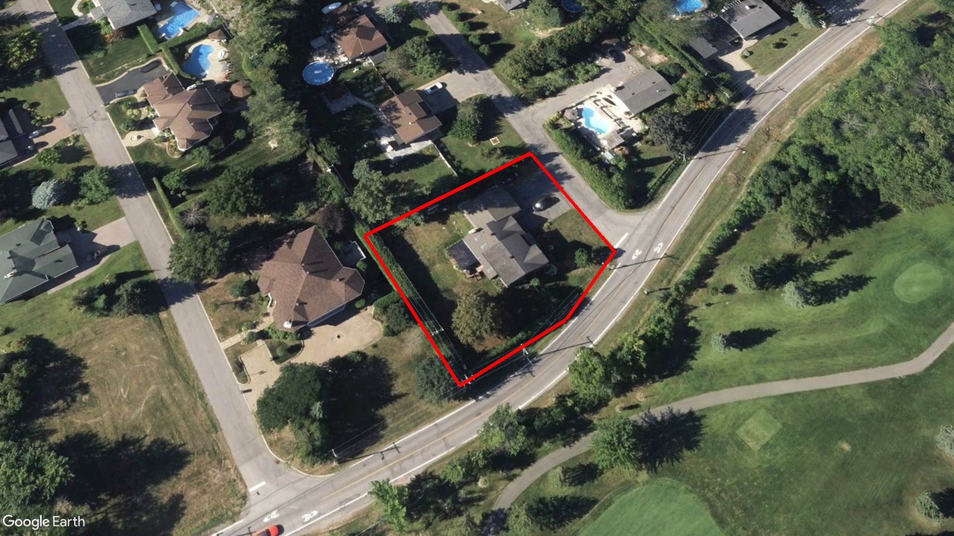 Tax Sale Montreal, Quebec - 040513-06