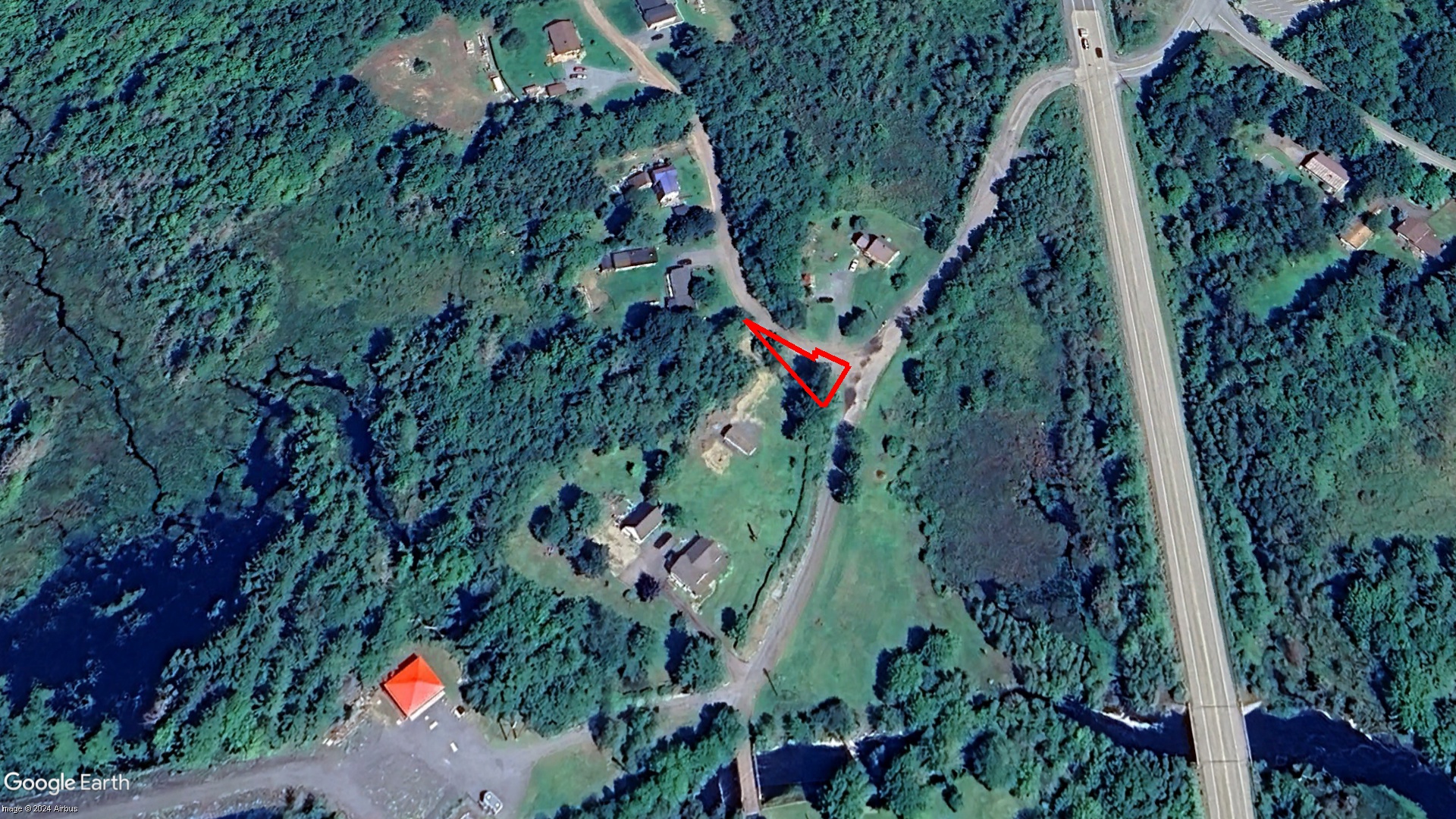 Tax Sale Lunenburg, Nova Scotia - 09873996