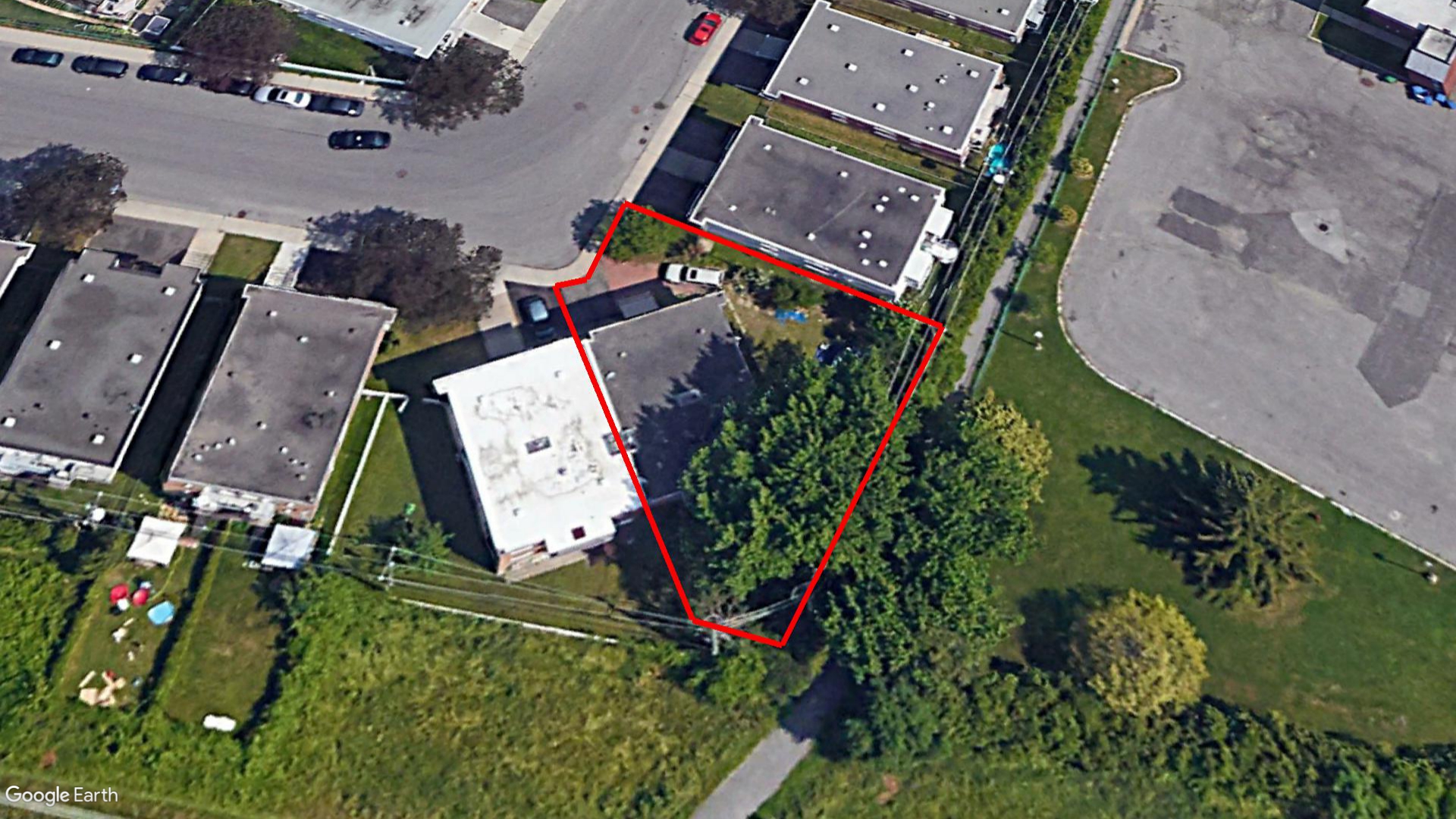 Tax Sale Montreal, Quebec - 040379-57