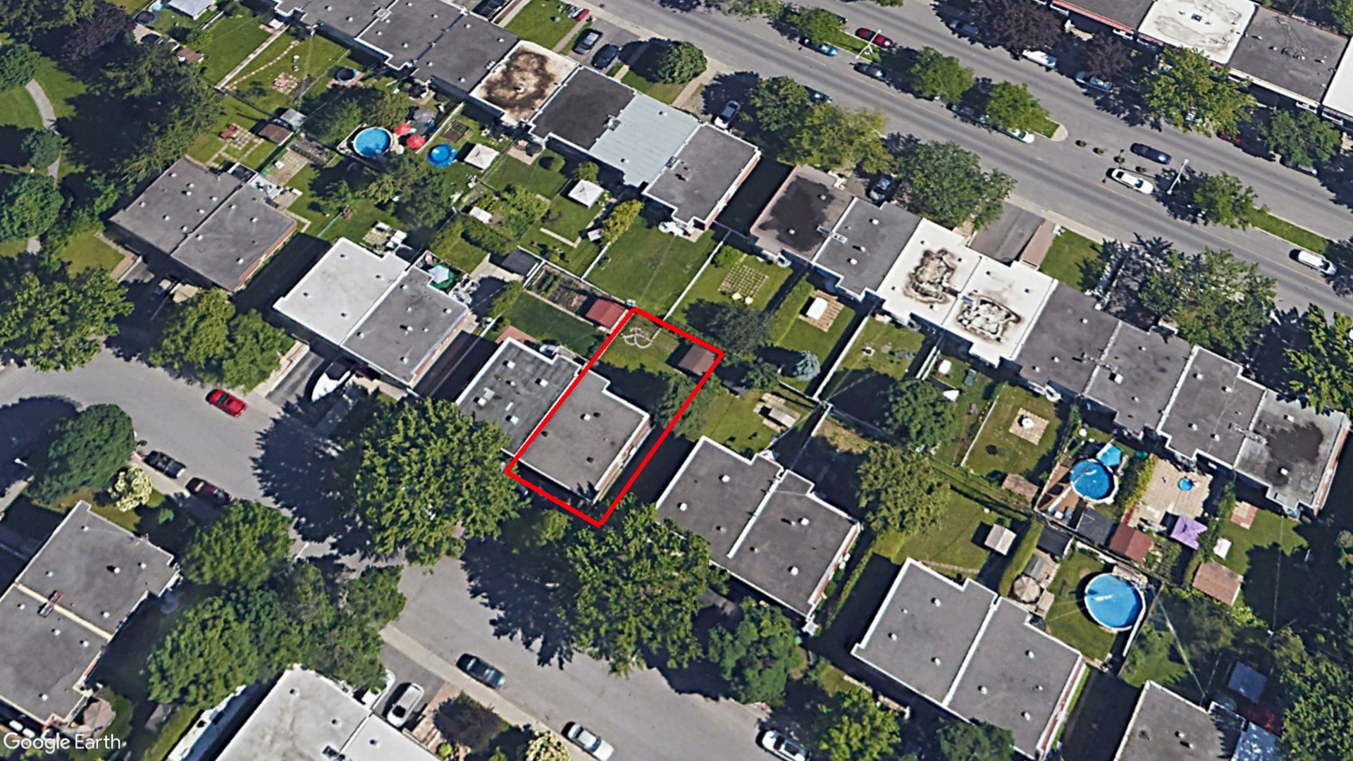 Tax Sale Montreal, Quebec - 020311-99