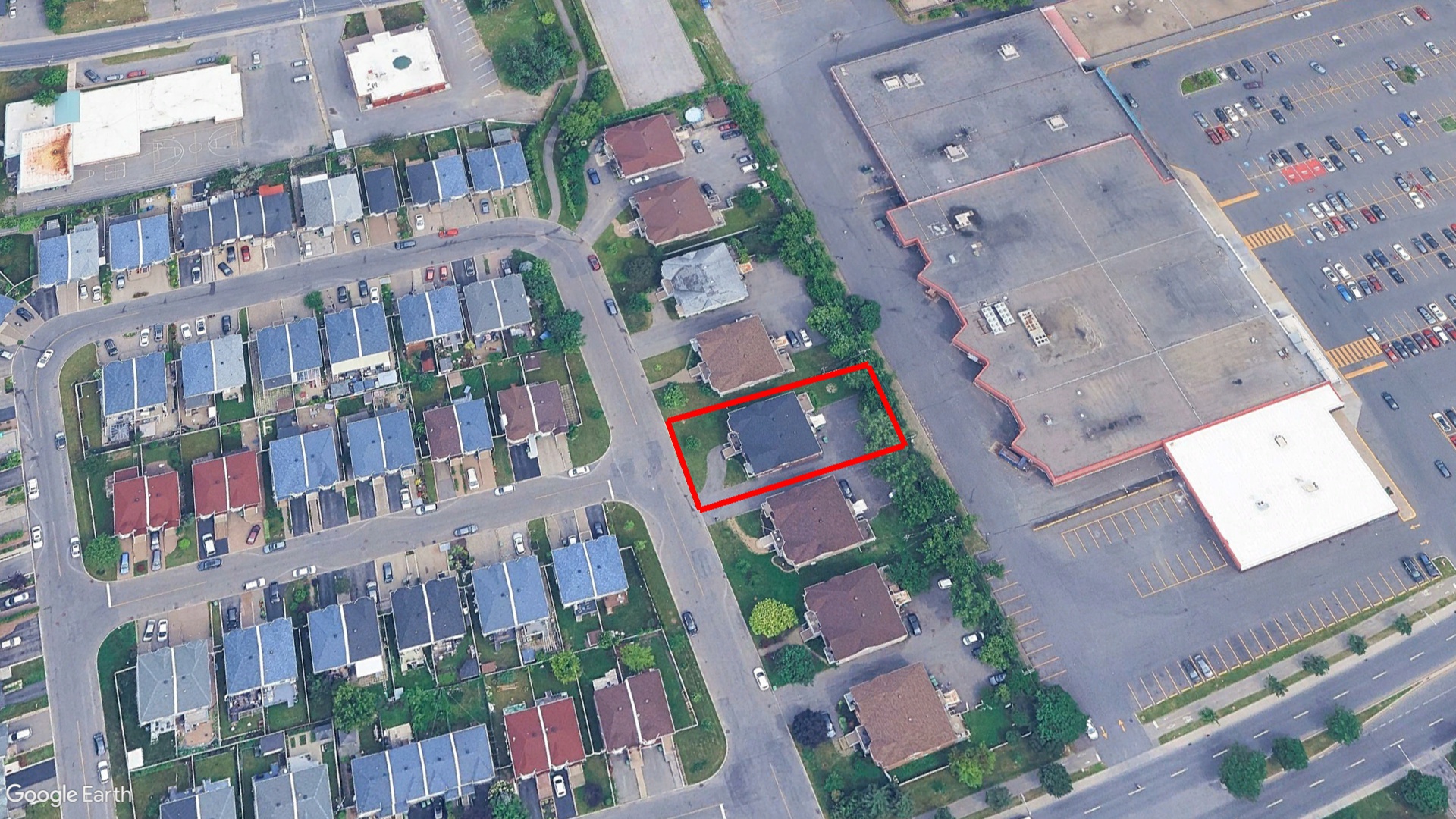 Tax Sale Montreal, Quebec - 041501-67