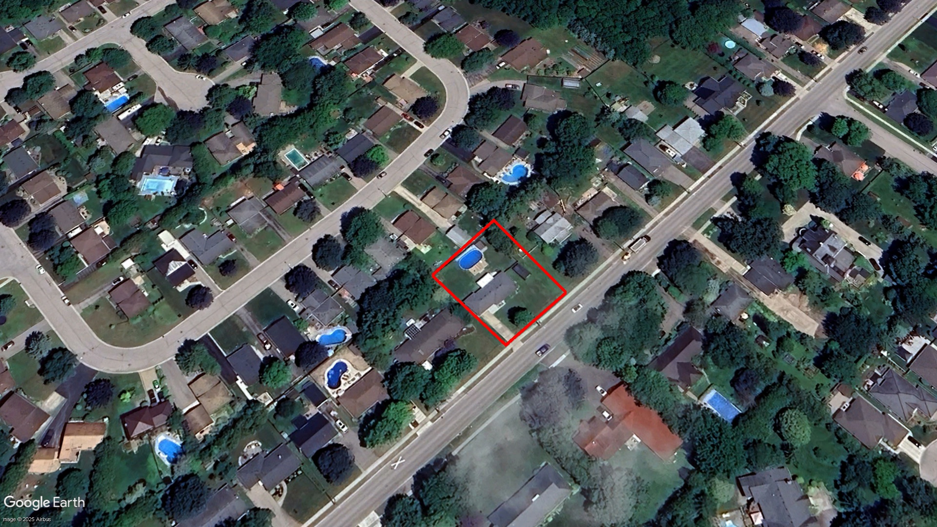 Tax Sale Ingersoll, Ontario - 32 18 020 030 22200 0000