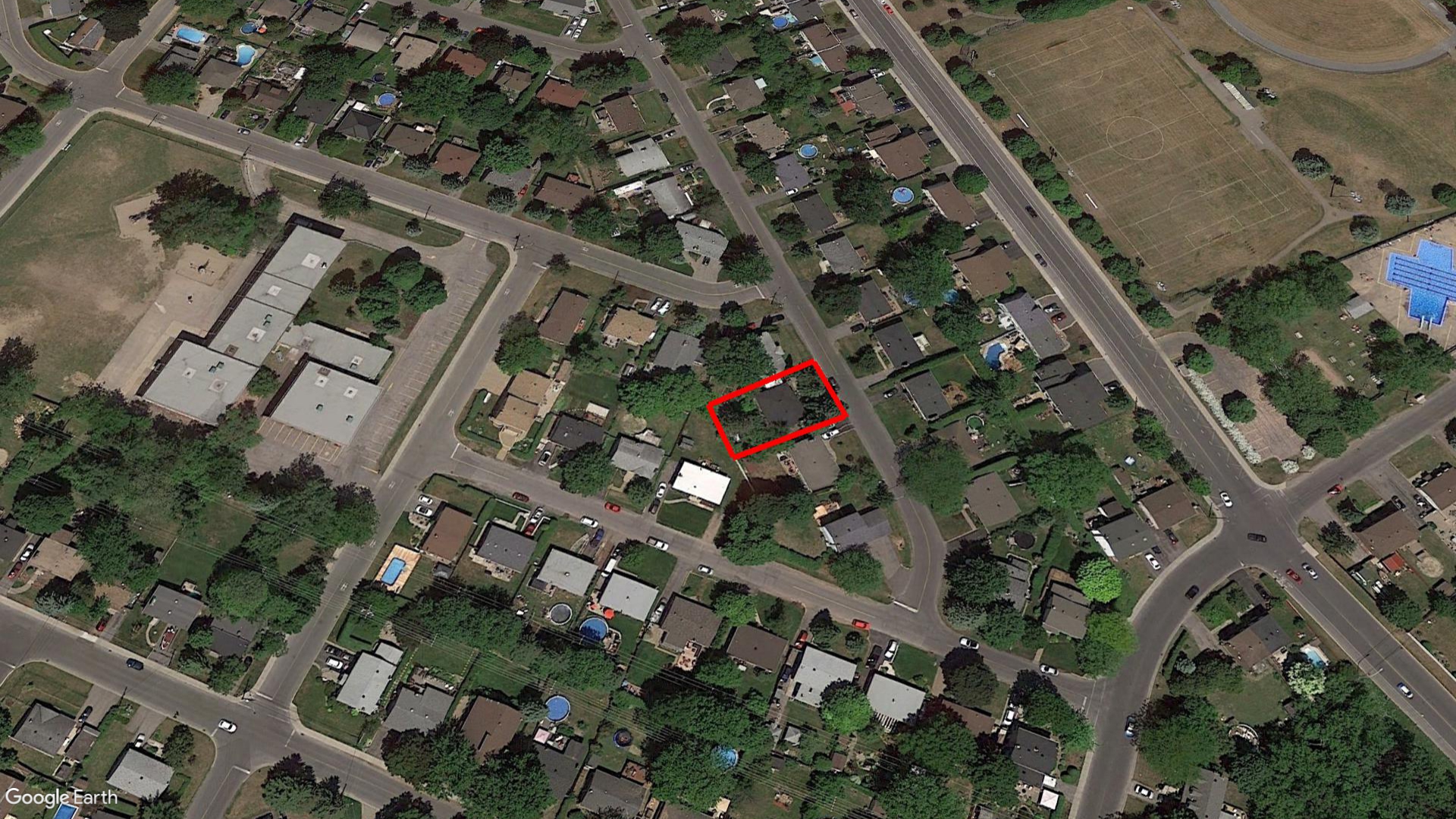 Tax Sale Montreal, Quebec - 040117-21