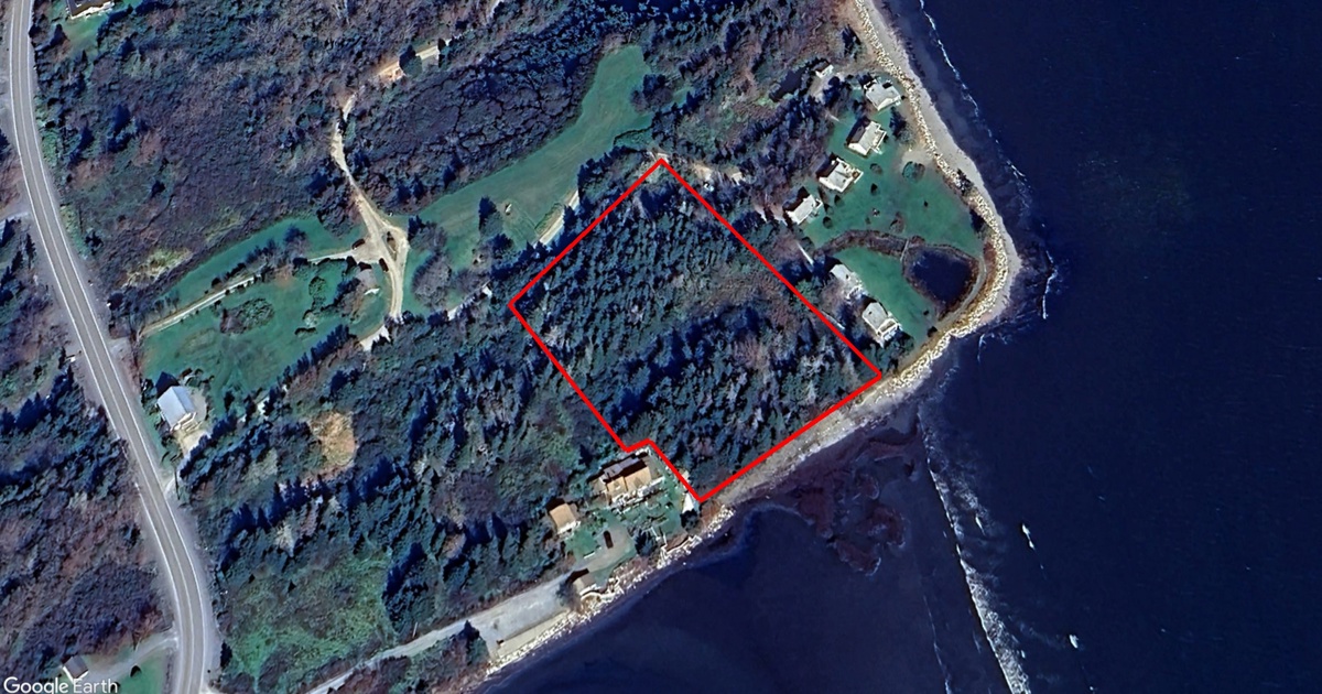 Tax Sale in Lunenburg, Nova Scotia no 332 hwy rose bay, lot wm 1 rose