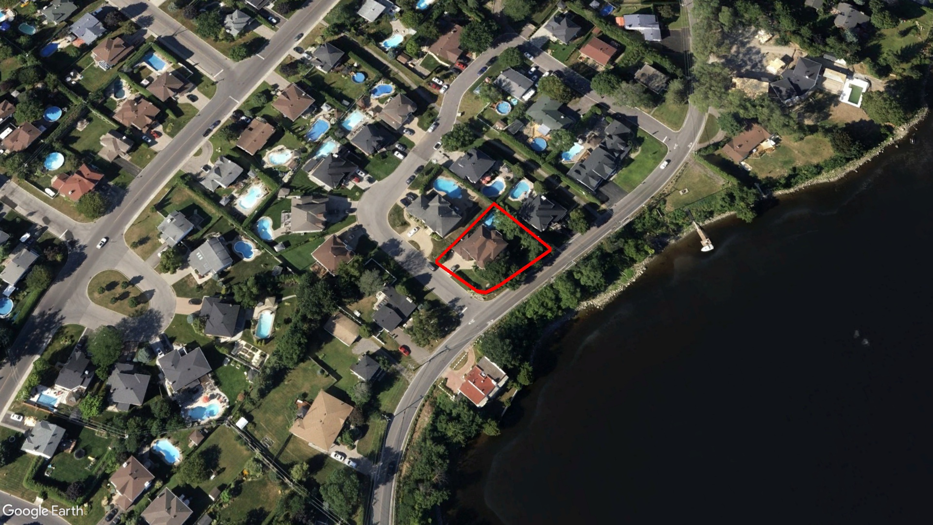 Tax Sale Montreal, Quebec - 051058-74