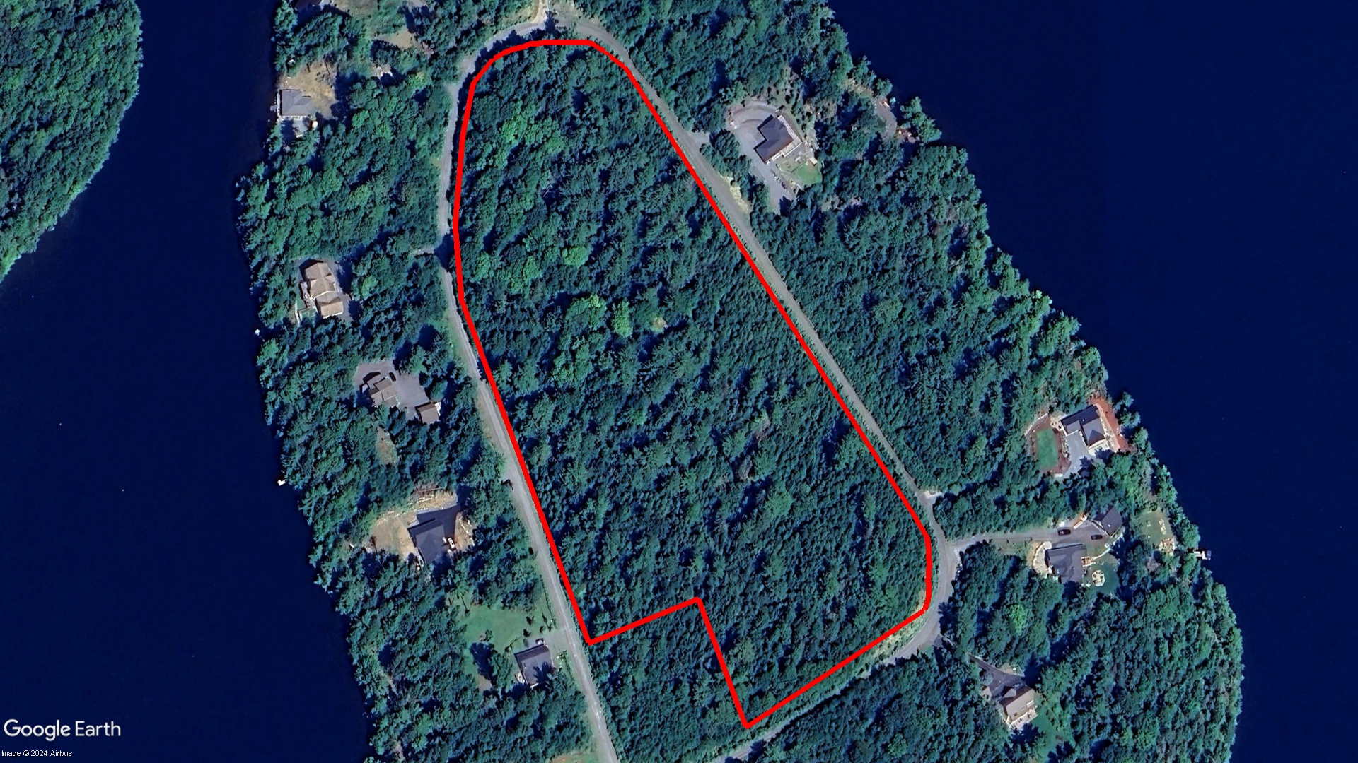 Tax Sale Lunenburg, Nova Scotia - 09184015