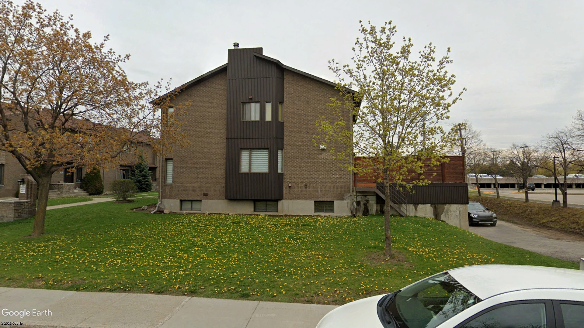 Tax Sale Montreal, Quebec - 041231-85