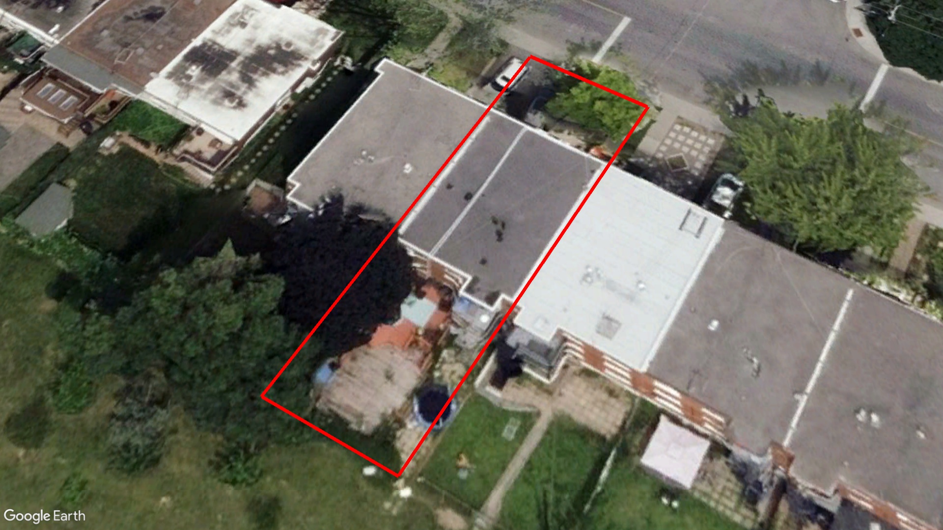 Tax Sale Montreal, Quebec - 020326-86 