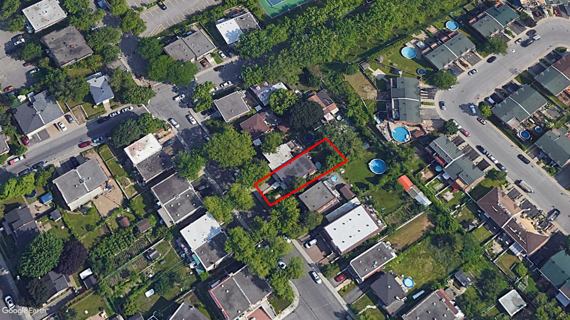 Tax Sale Montreal, Quebec - 020719-68