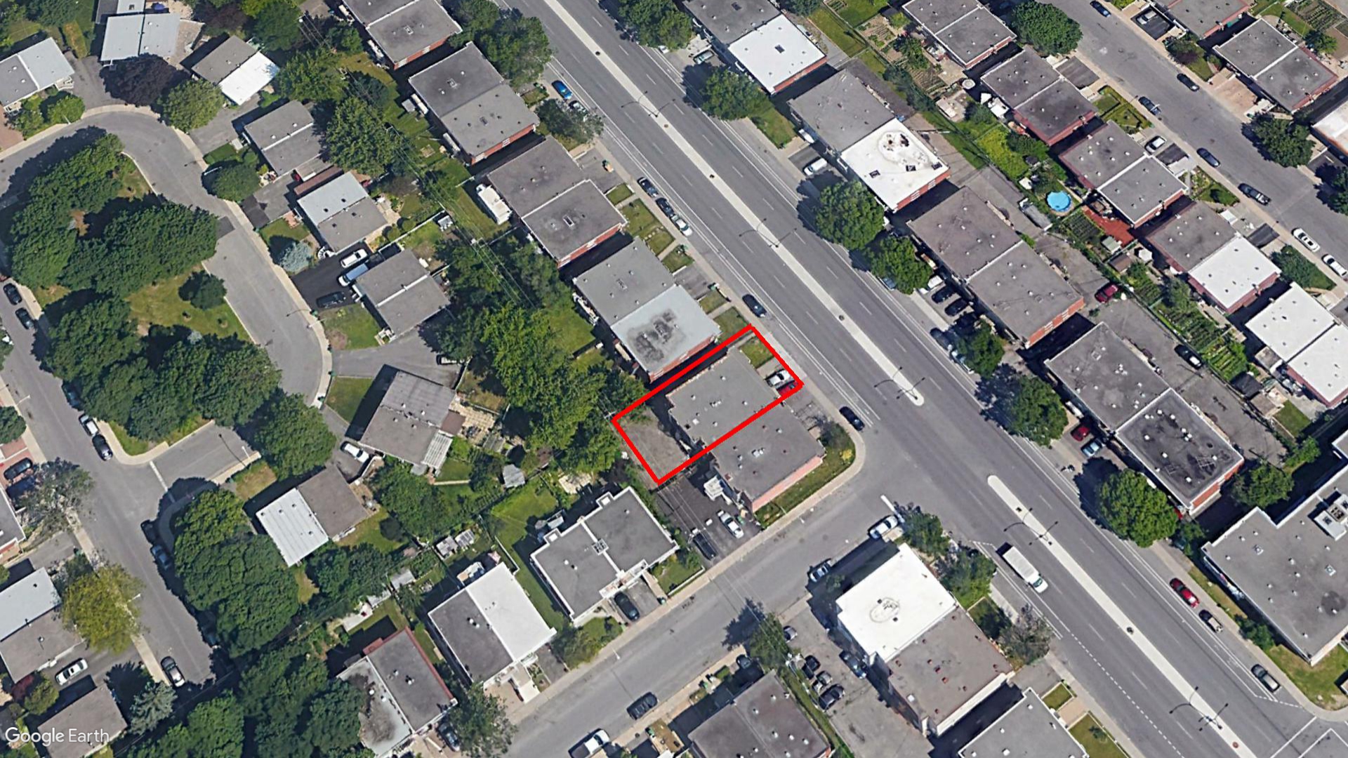 Tax Sale Montreal, Quebec - 020811-79