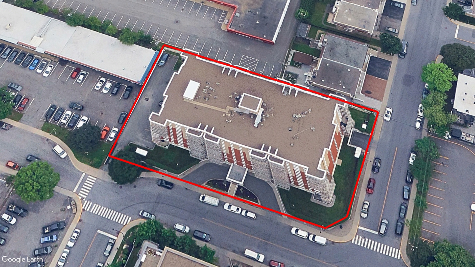 Tax Sale Montreal, Quebec - 051616-14