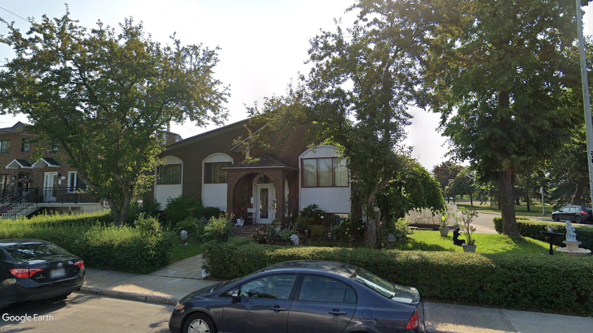 Tax Sale Montreal, Quebec - 040438-12