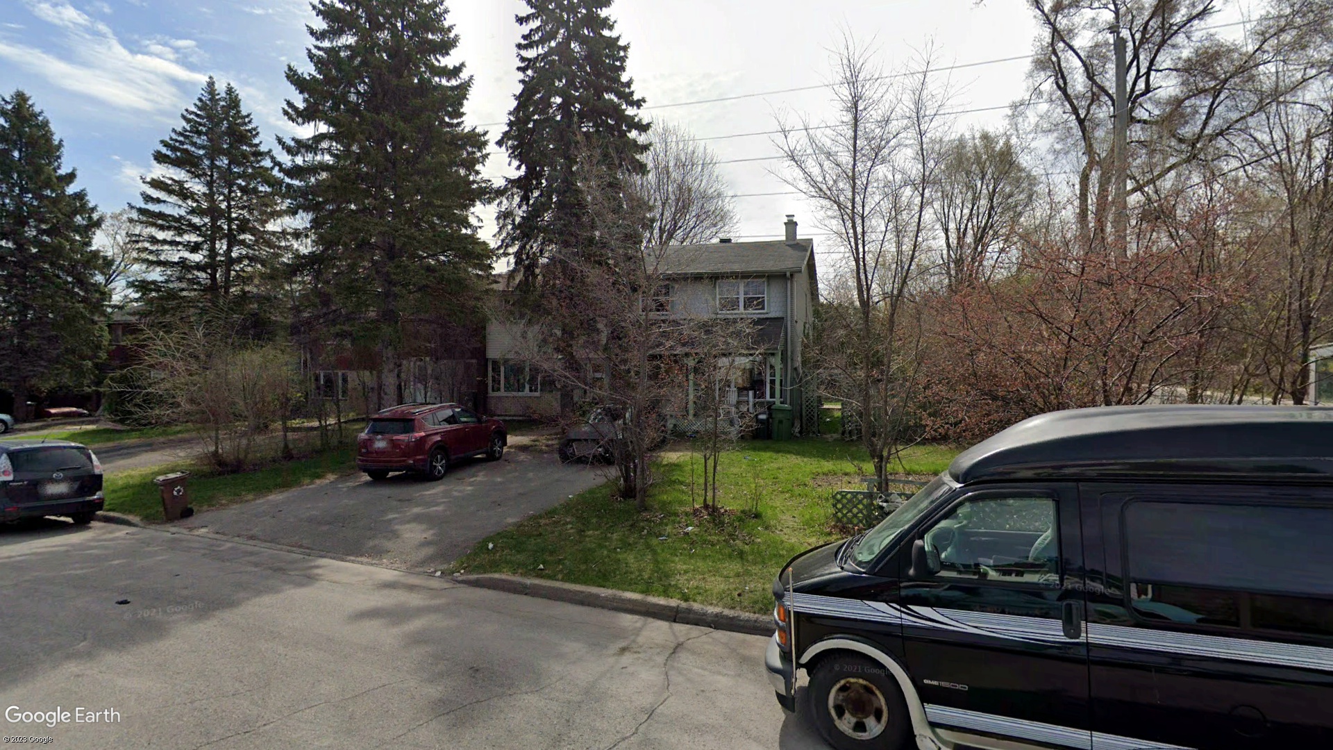 Tax Sale Montreal, Quebec - 050202-05