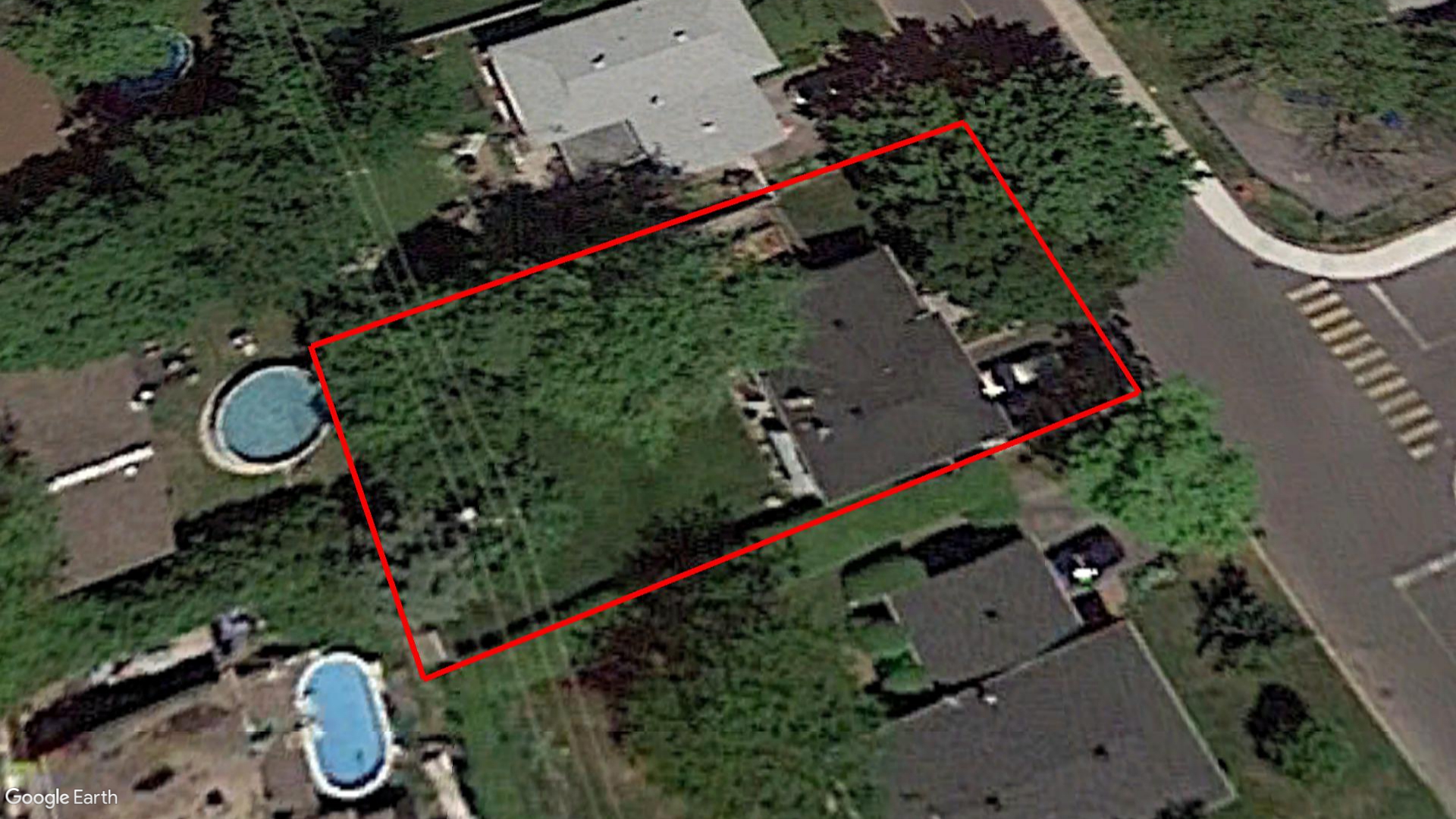 Tax Sale Montreal, Quebec - 040102-91