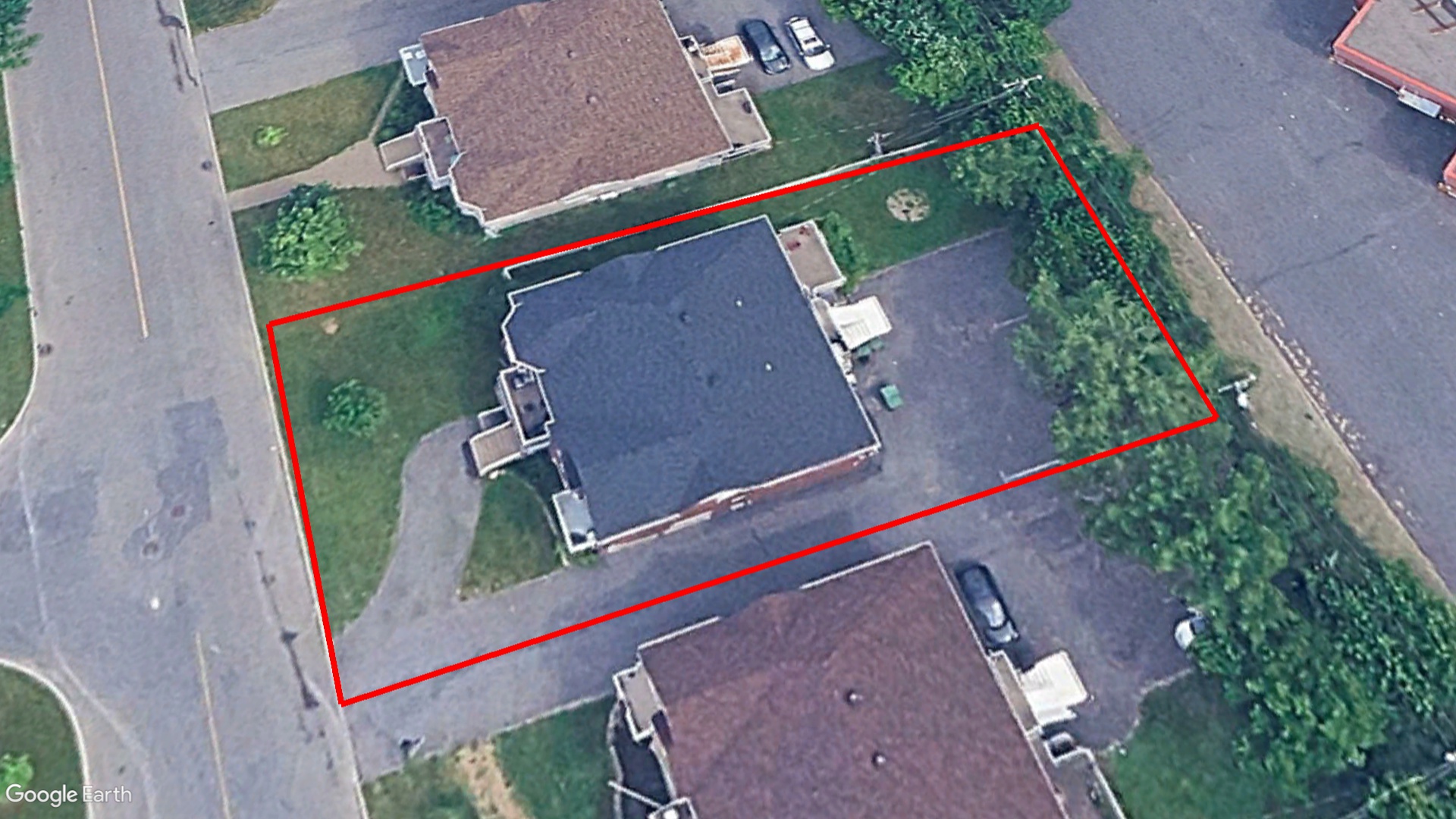 Tax Sale Montreal, Quebec - 041501-67