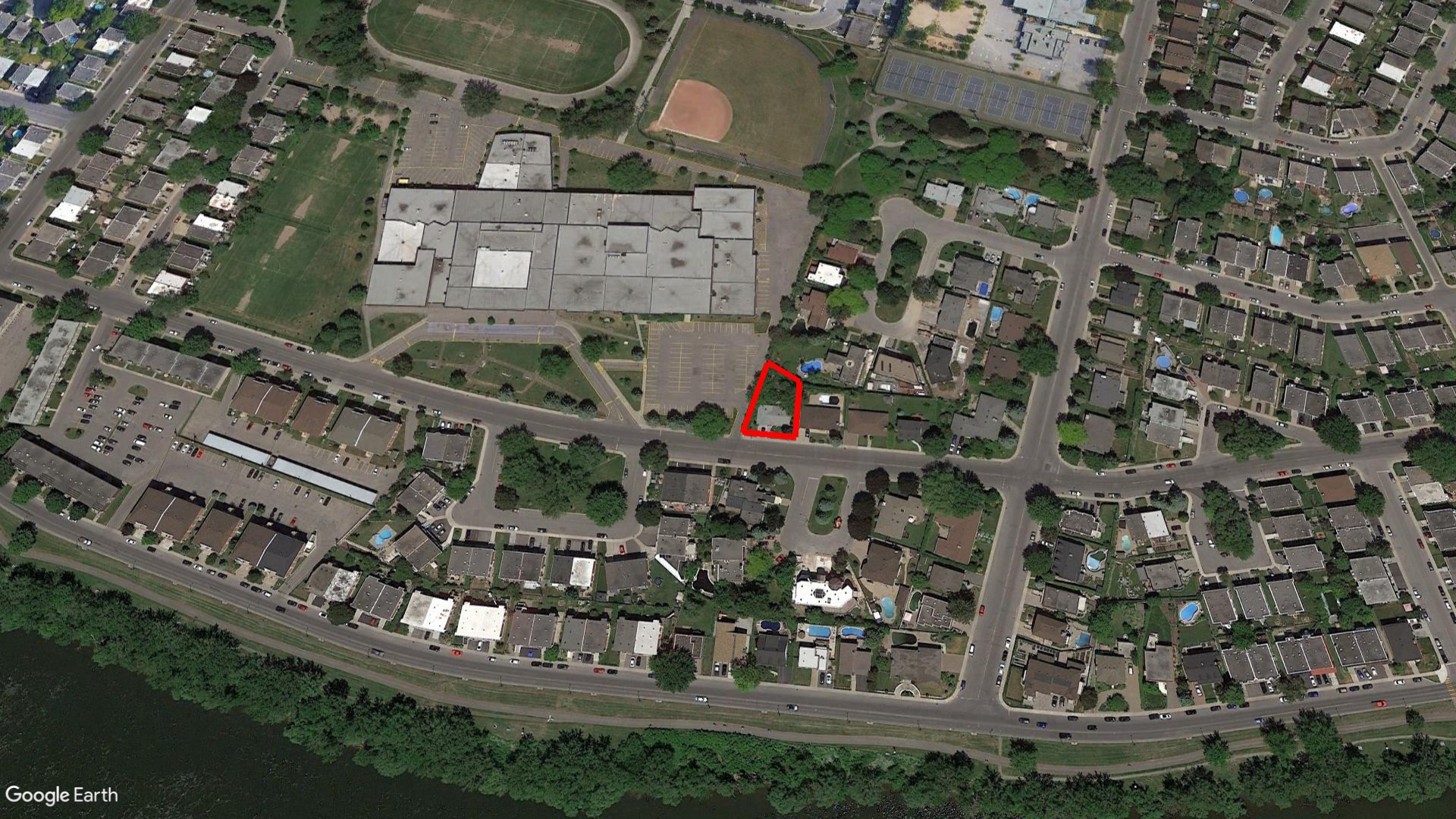 Tax Sale Montreal, Quebec - 040370-91