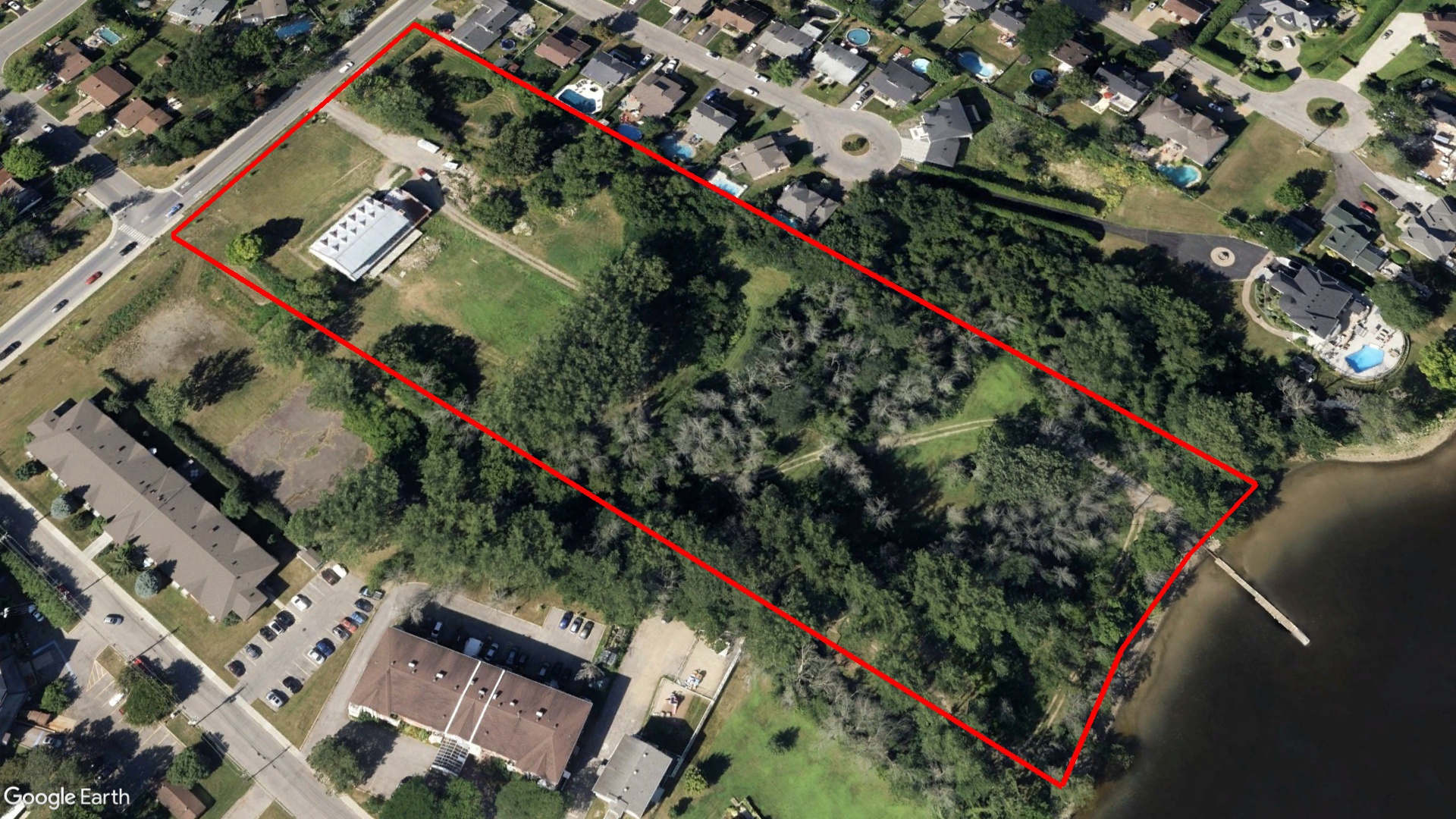 Tax Sale Montreal, Quebec - 041229-60