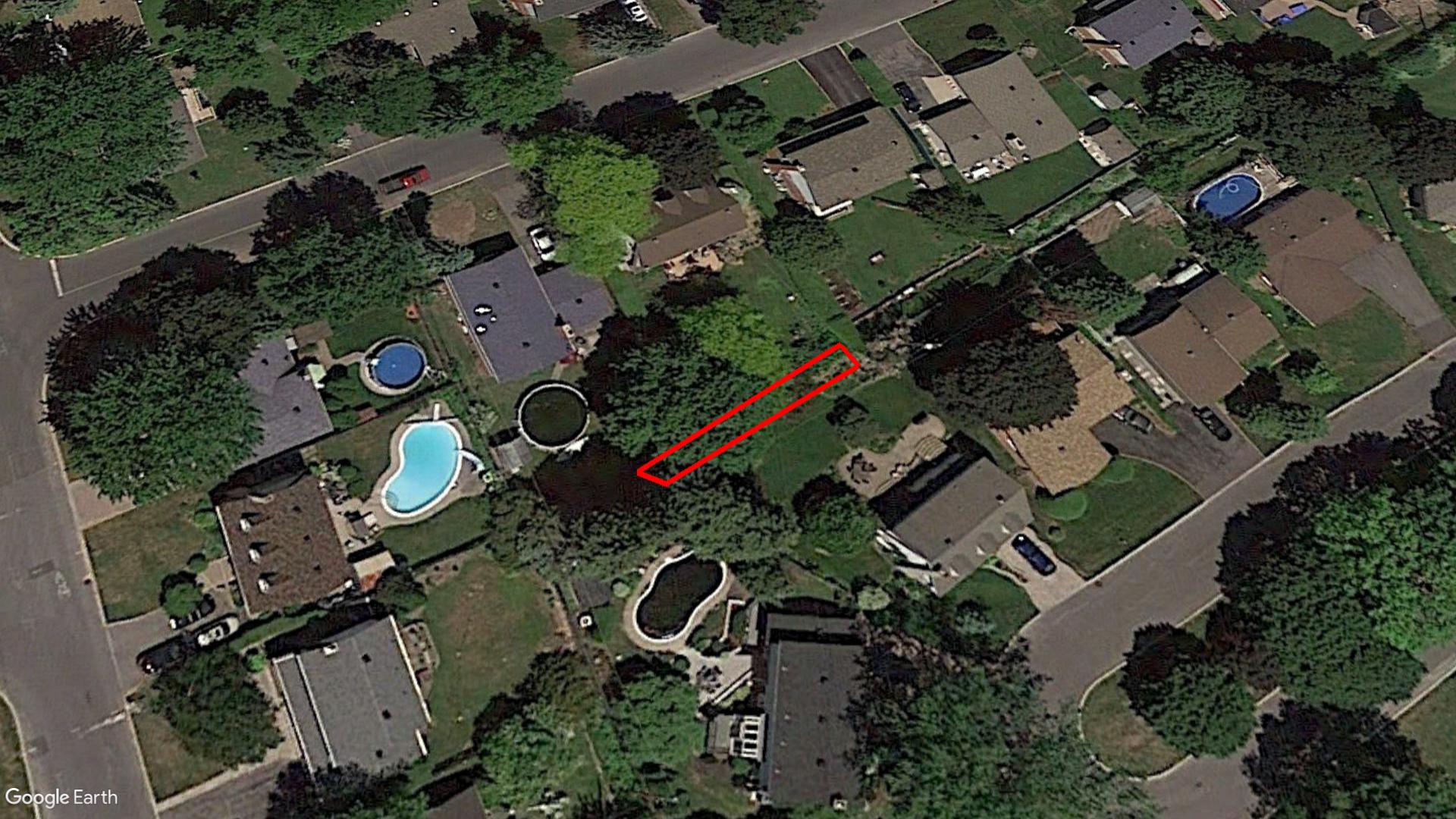 Tax Sale Montreal, Quebec - 040097-87