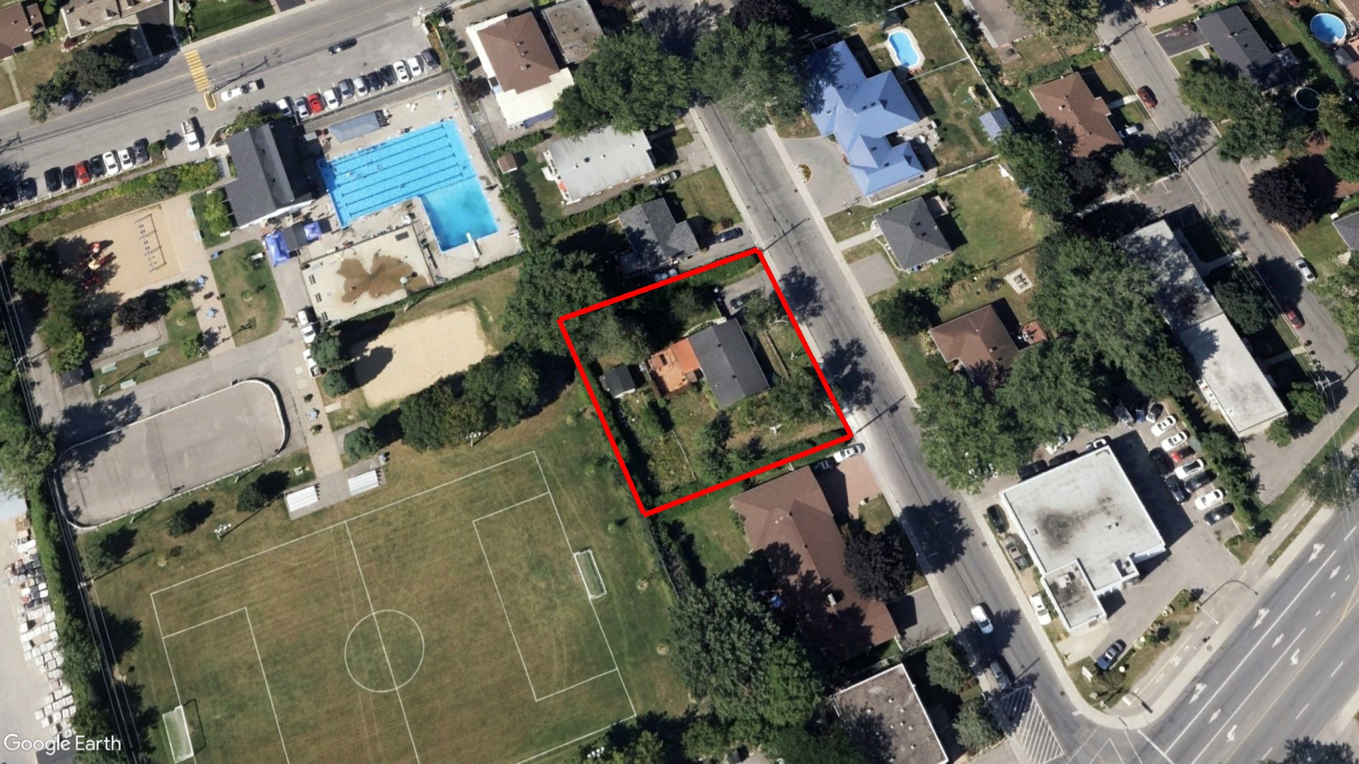 Tax Sale Montreal, Quebec - 040118-71