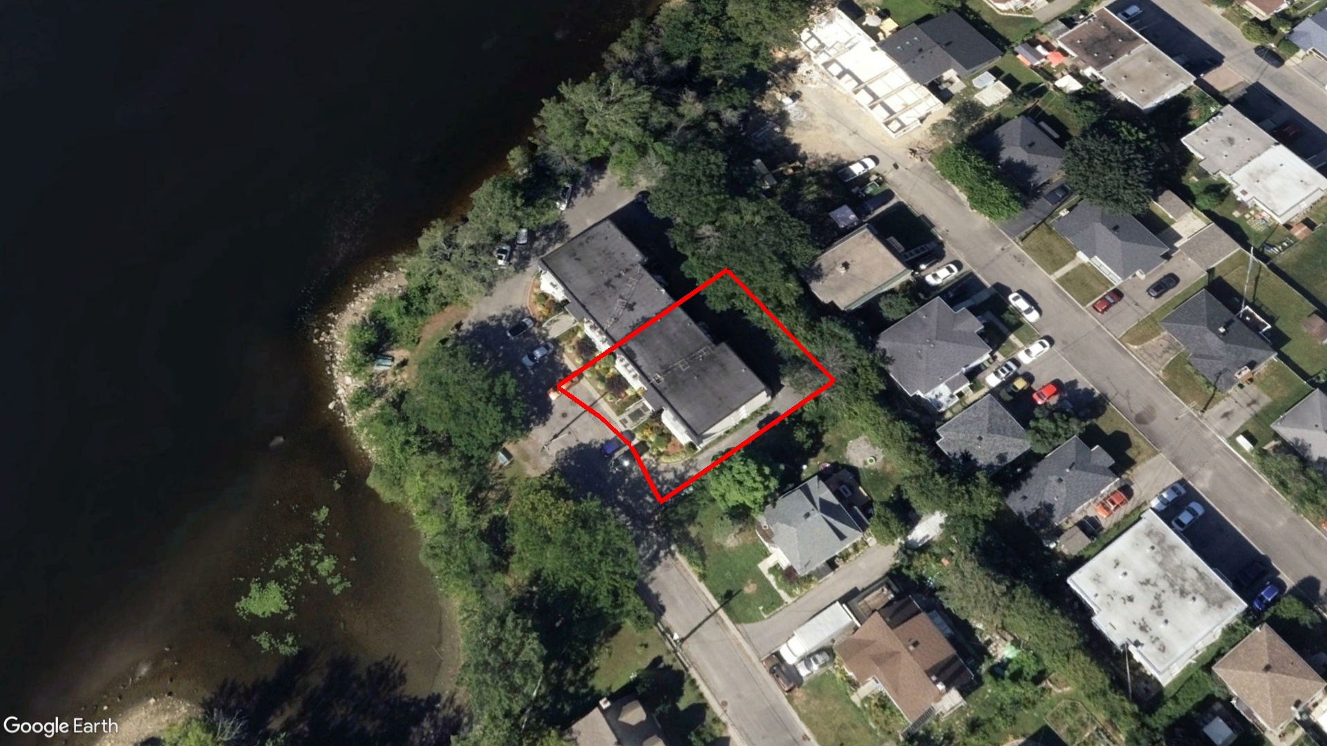 Tax Sale Montreal, Quebec - 051330-72