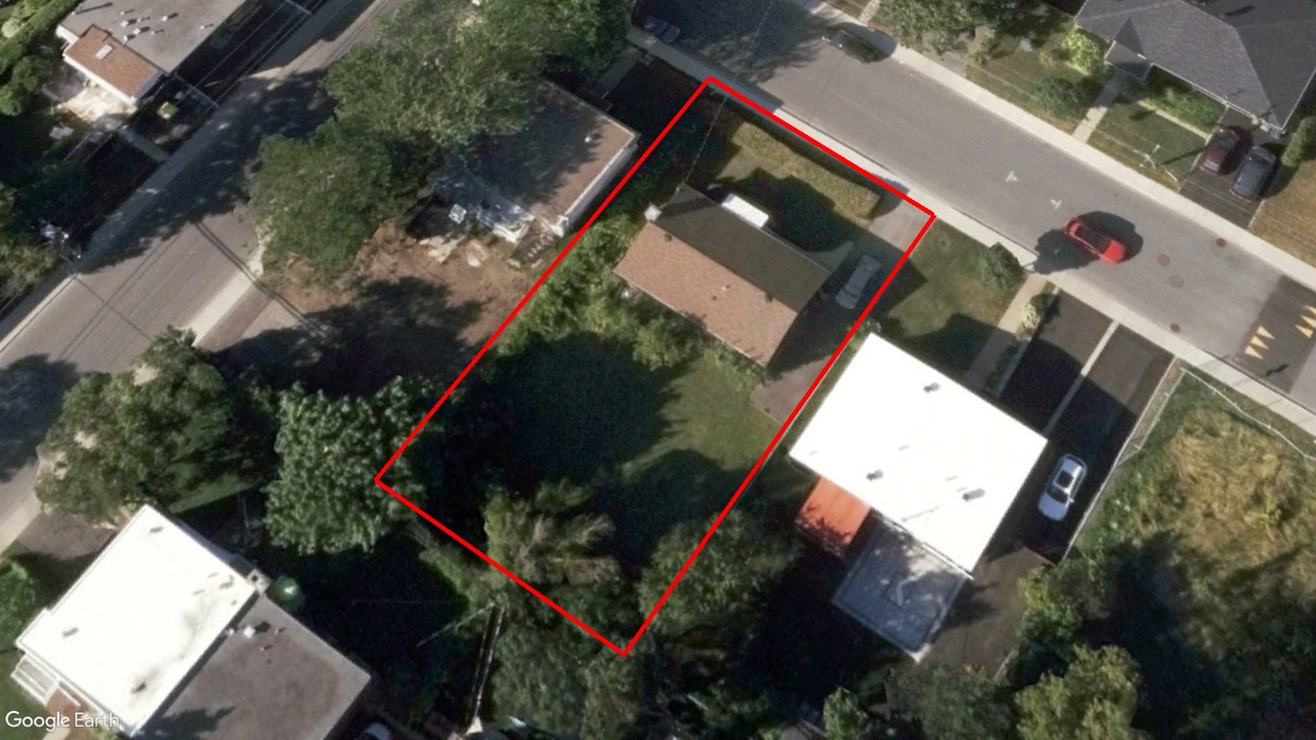 Tax Sale Montreal, Quebec - 040995-66