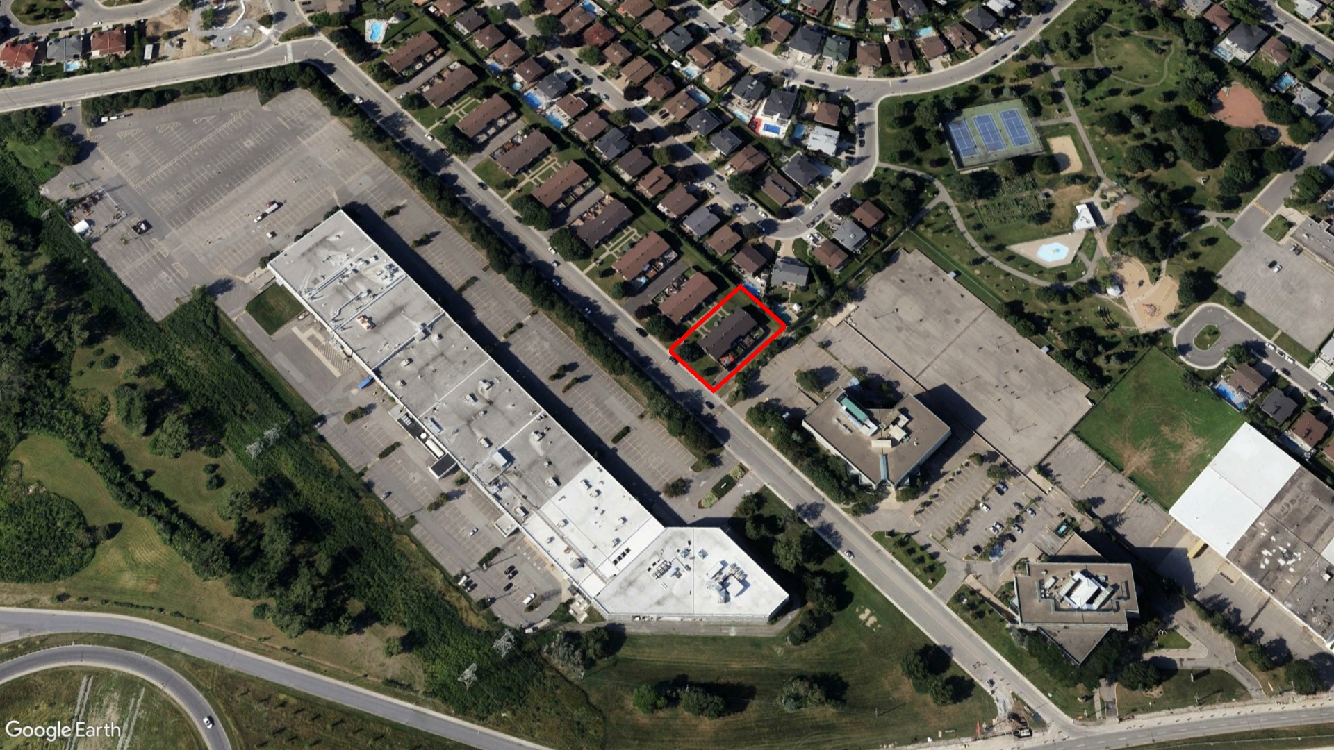 Tax Sale Montreal, Quebec - 041231-85