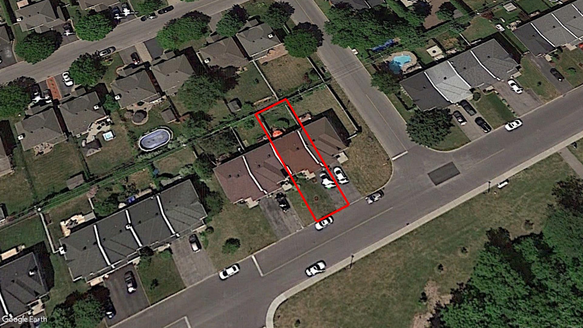 Tax Sale Montreal, Quebec - 041407-06