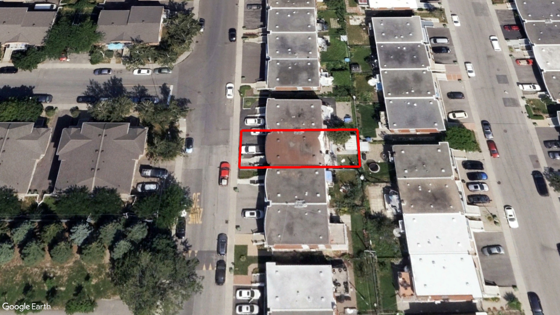 Tax Sale Montreal, Quebec - 040428-95