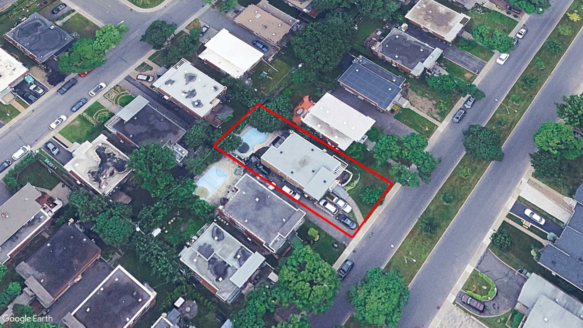 Tax Sale Montreal, Quebec - 040316-26