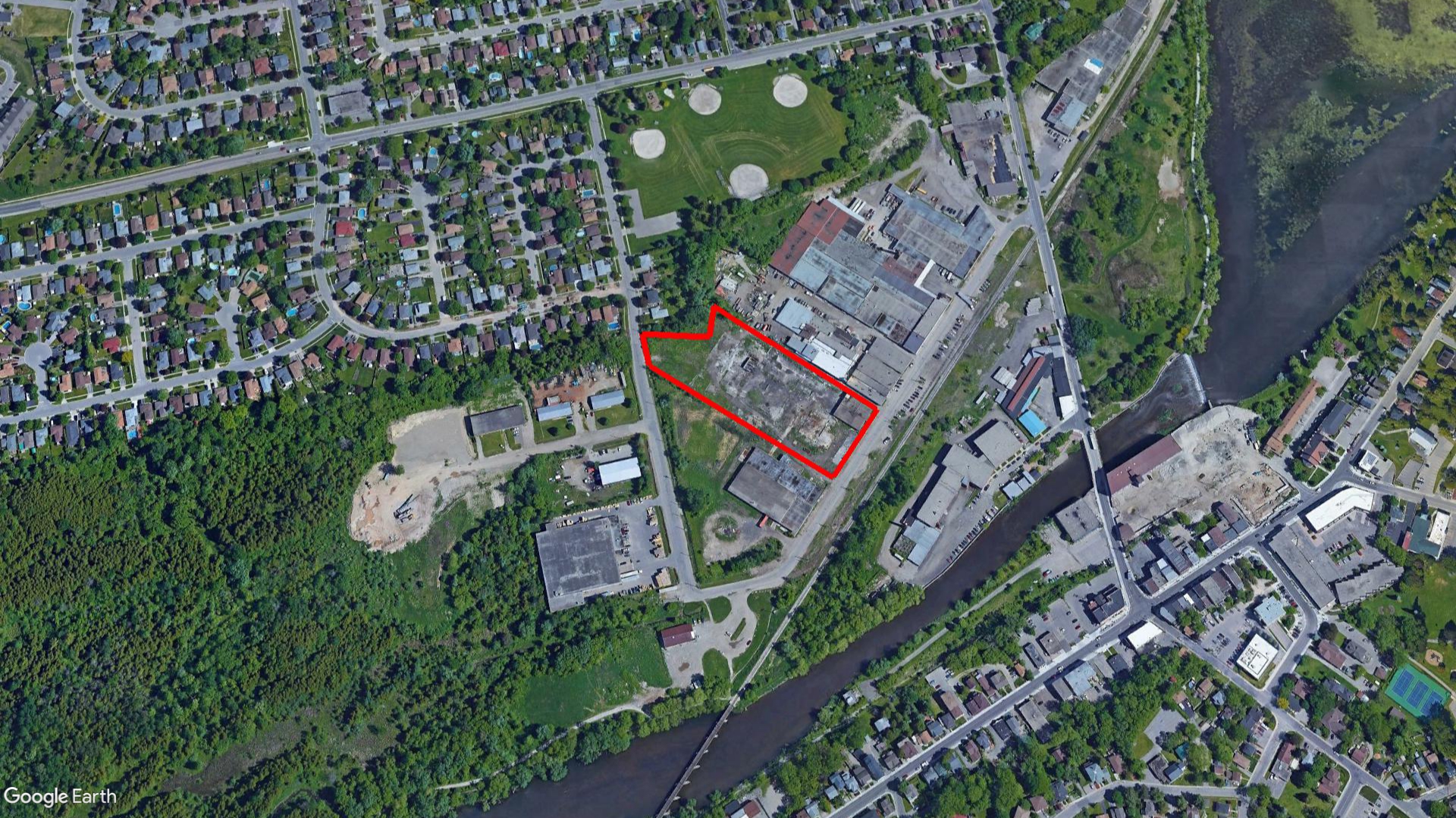 Tax Sale Cambridge, Ontario - 30 06 140 001 09700 0000