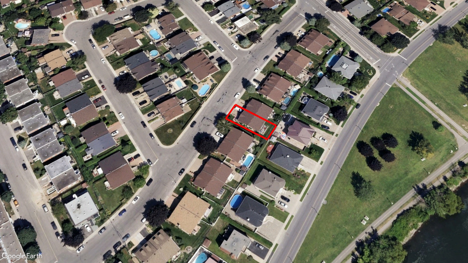 Tax Sale Montreal, Quebec - 040499-85