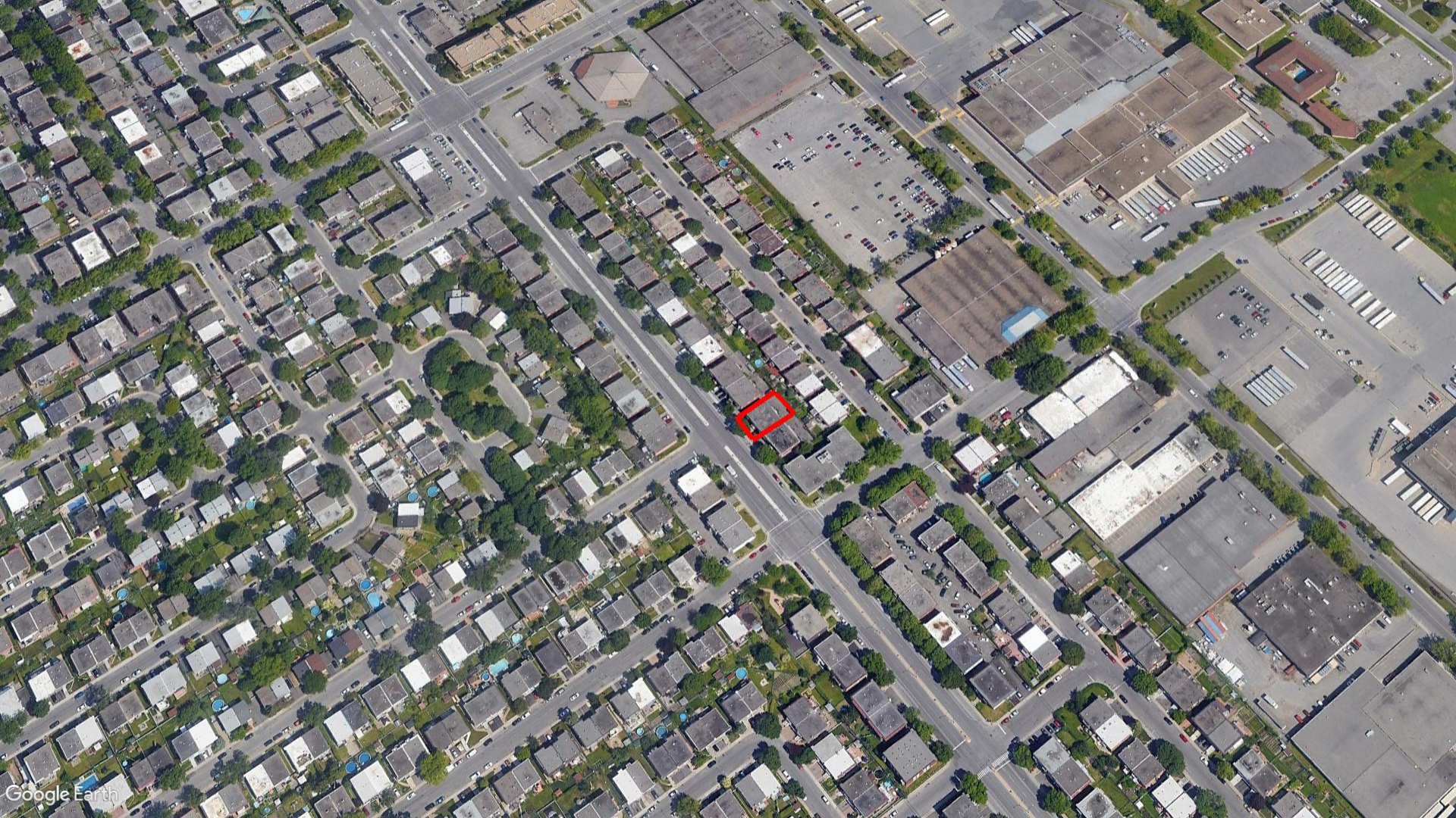 Tax Sale Montreal, Quebec - 020811-80